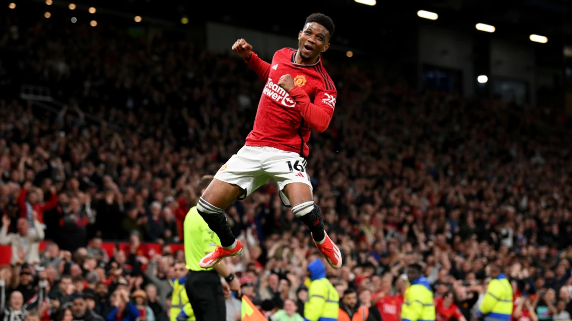Manchester United hold on to beat Newcastle in home finale