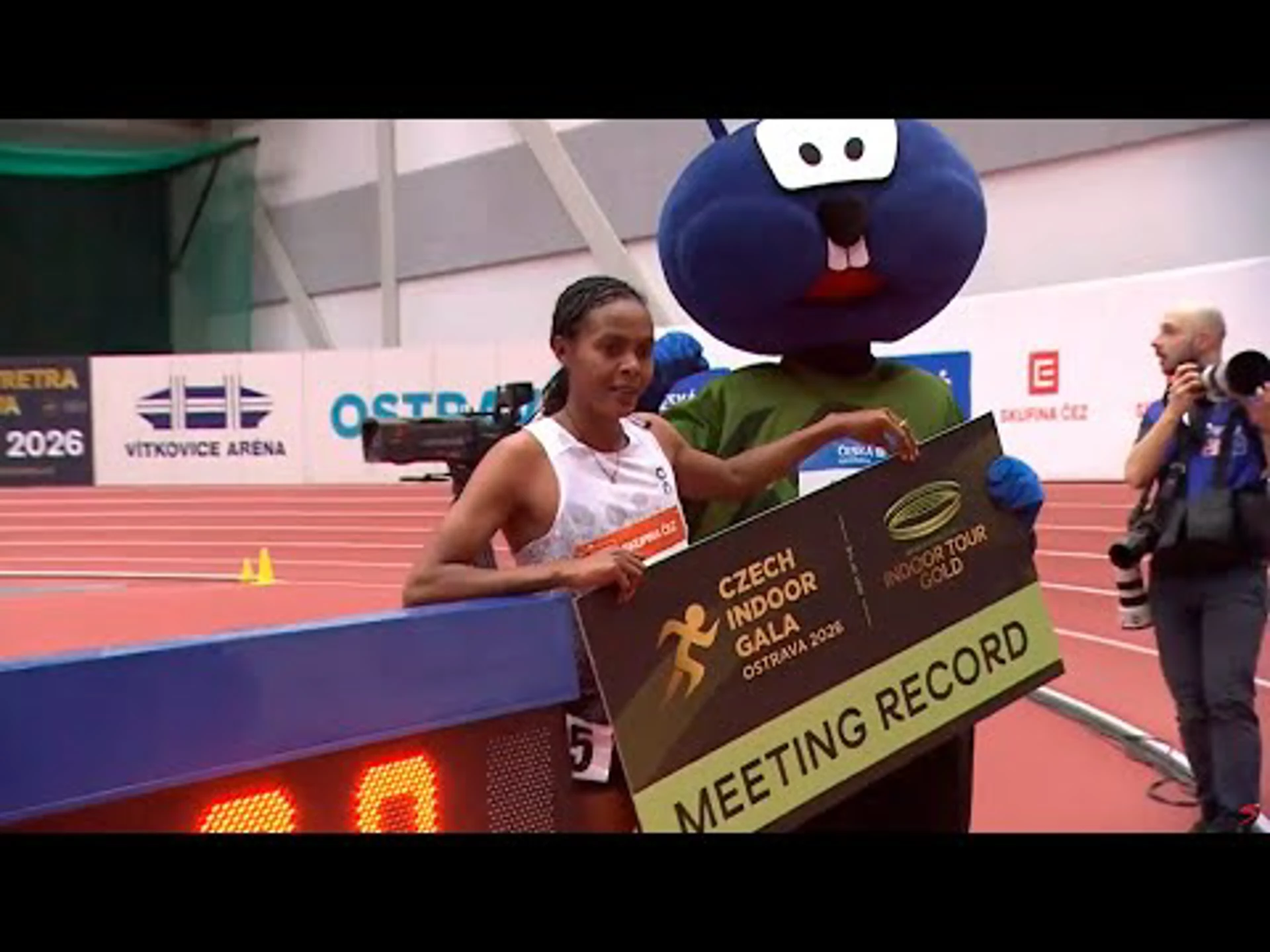 Nigist Getachew | Women's 800m race | Czech Indoor Gala Ostrava 2026