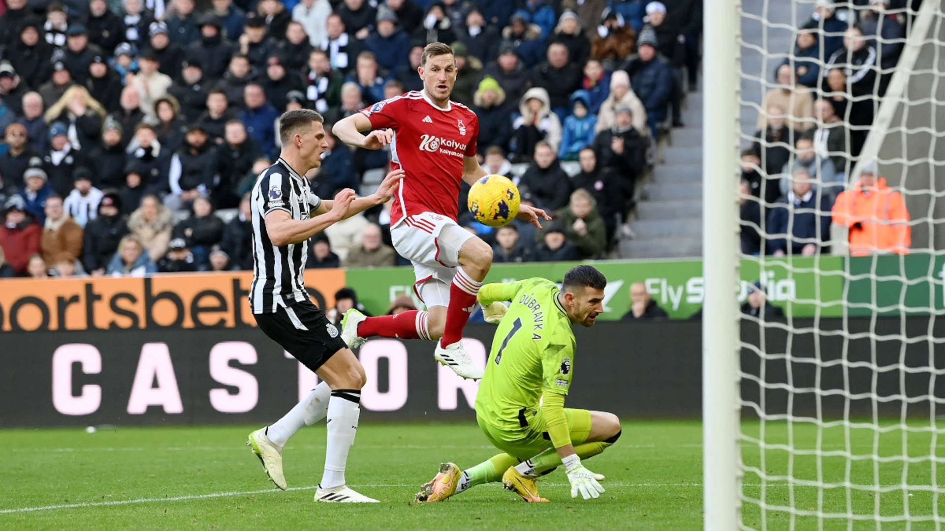 Wood treble gives Nuno first win as Forest boss