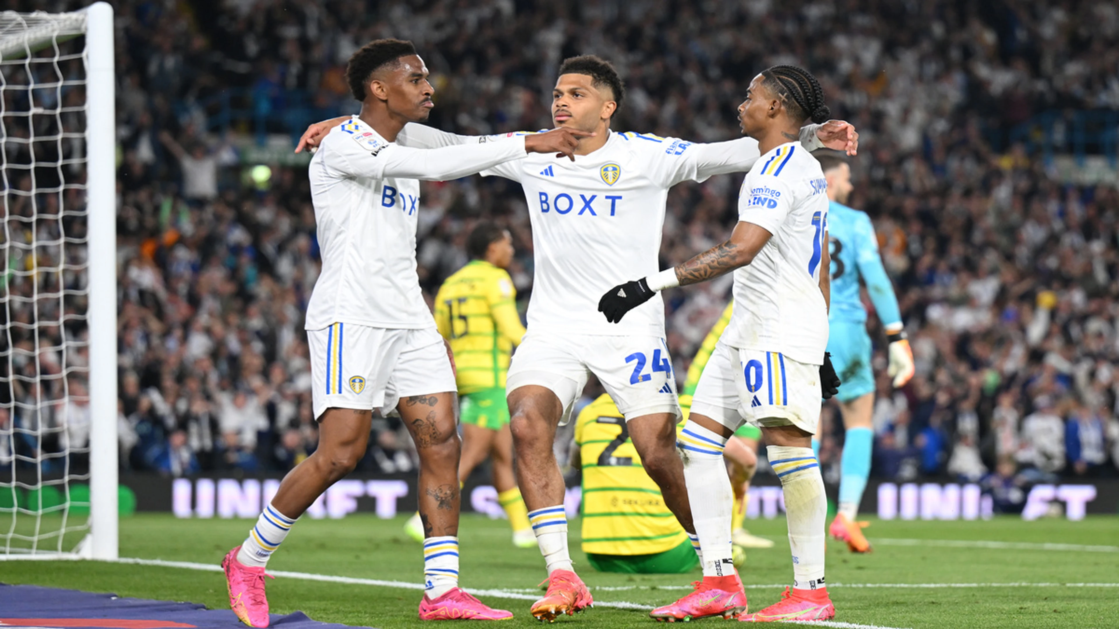 Leeds crush Norwich to reach Championship playoff final