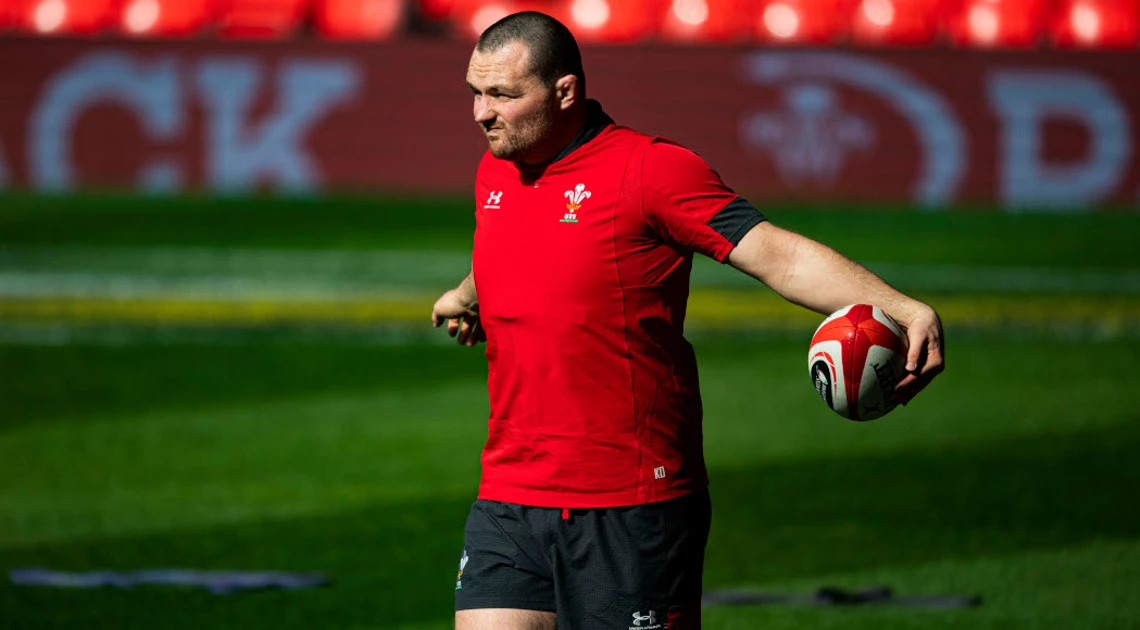 Back injury forces Wales hooker Owens into retirement