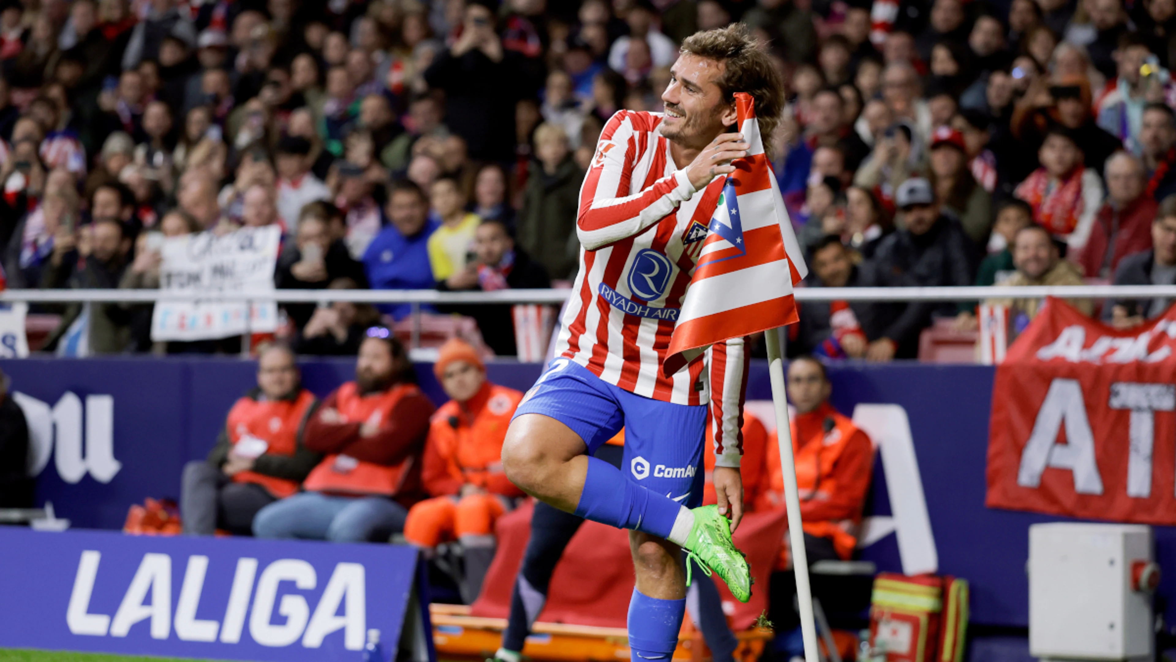 Atletico, Villarreal win to keep pressure on Liga giants
