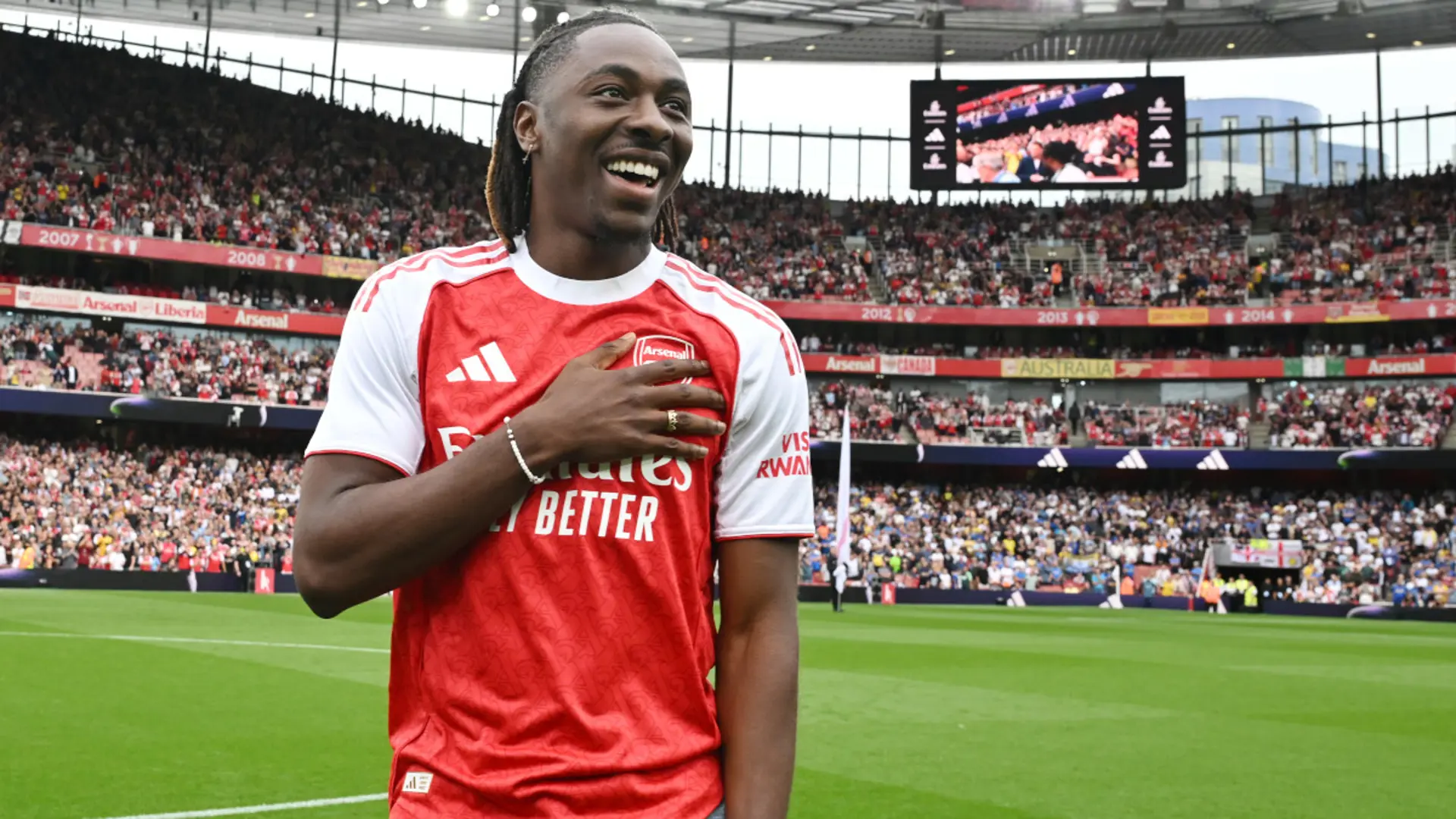 Arsenal sign Eze from Palace to bolster attack