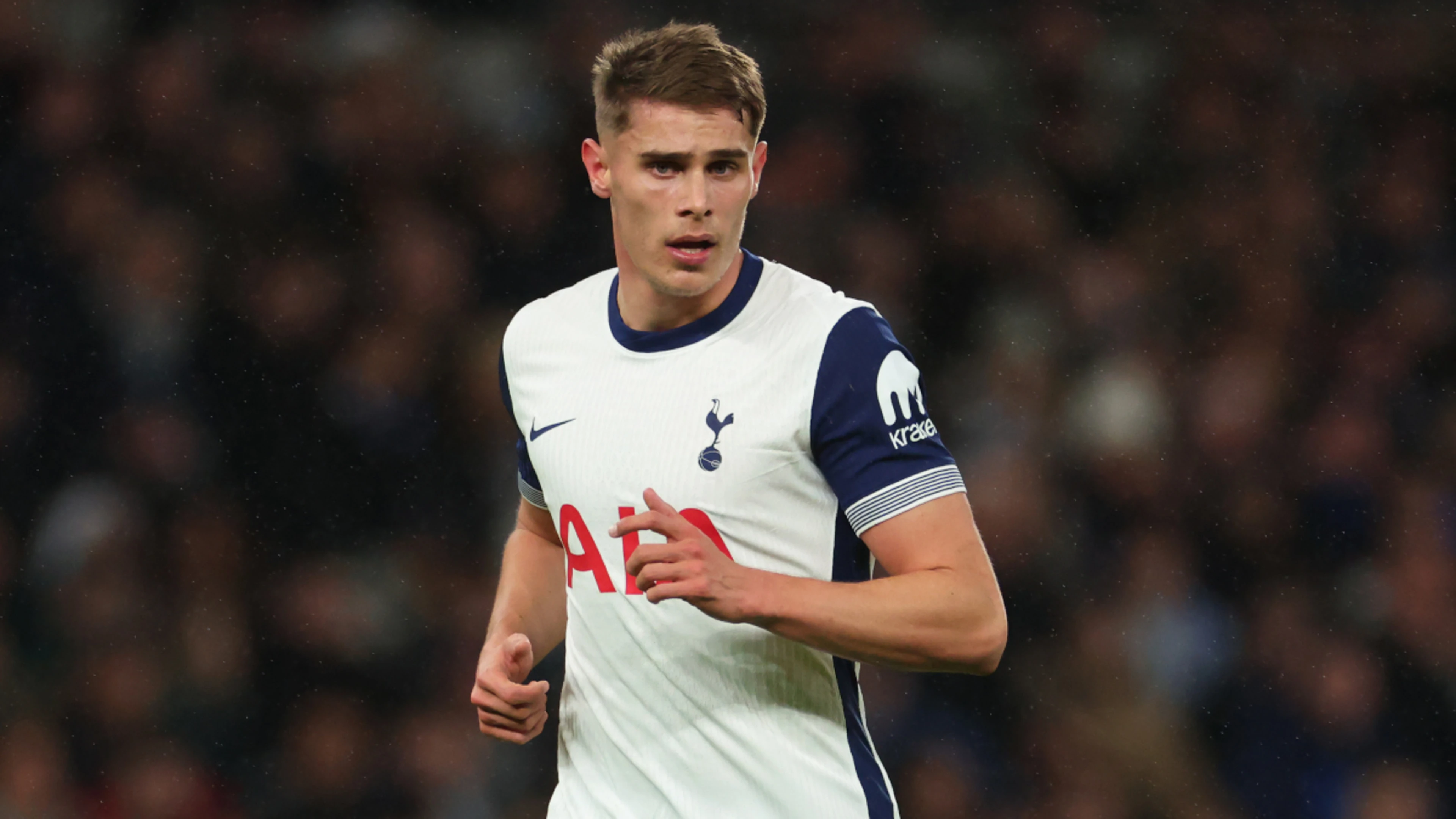 Spurs boosted by Van de Ven return