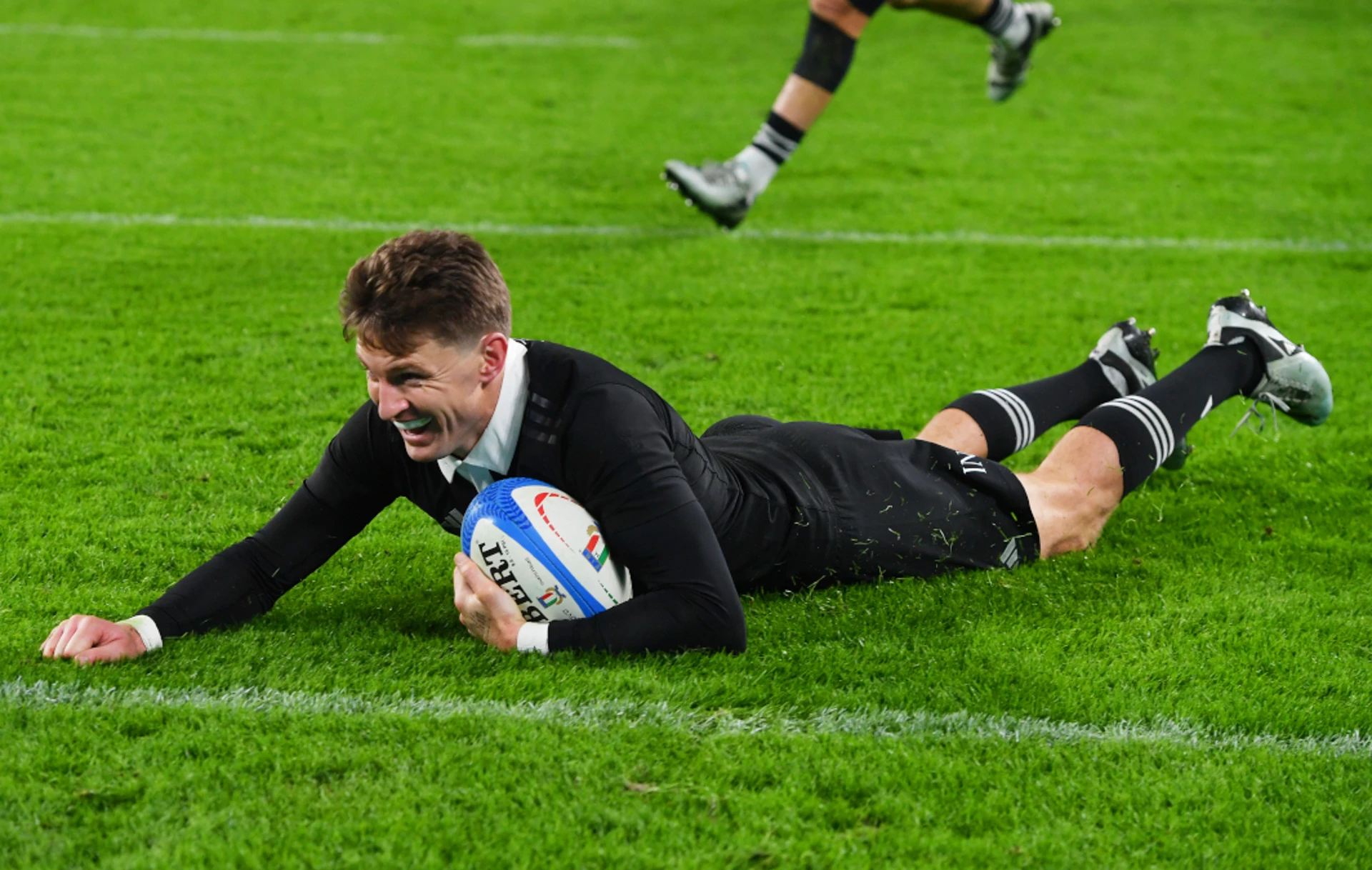 Unimpressive All Blacks labour to win over Italy