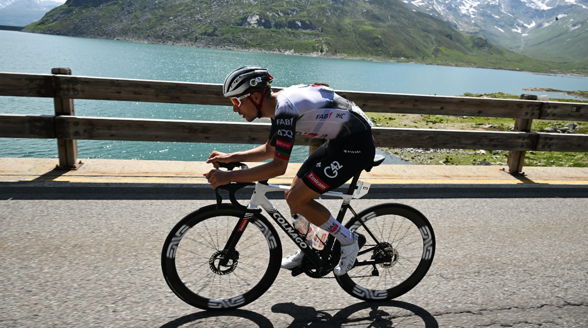 Almeida takes fourth stage of Tour of Switzerland with injured Thomas out