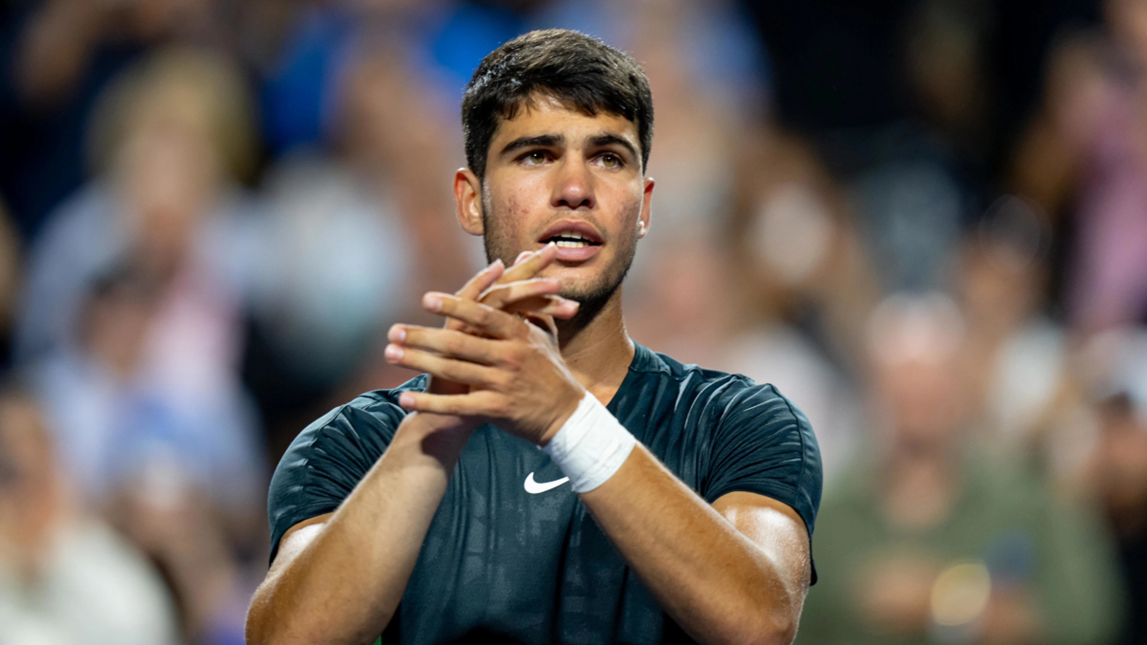 Top-ranked Alcaraz falls to Paul, Medvedev ousted in Toronto