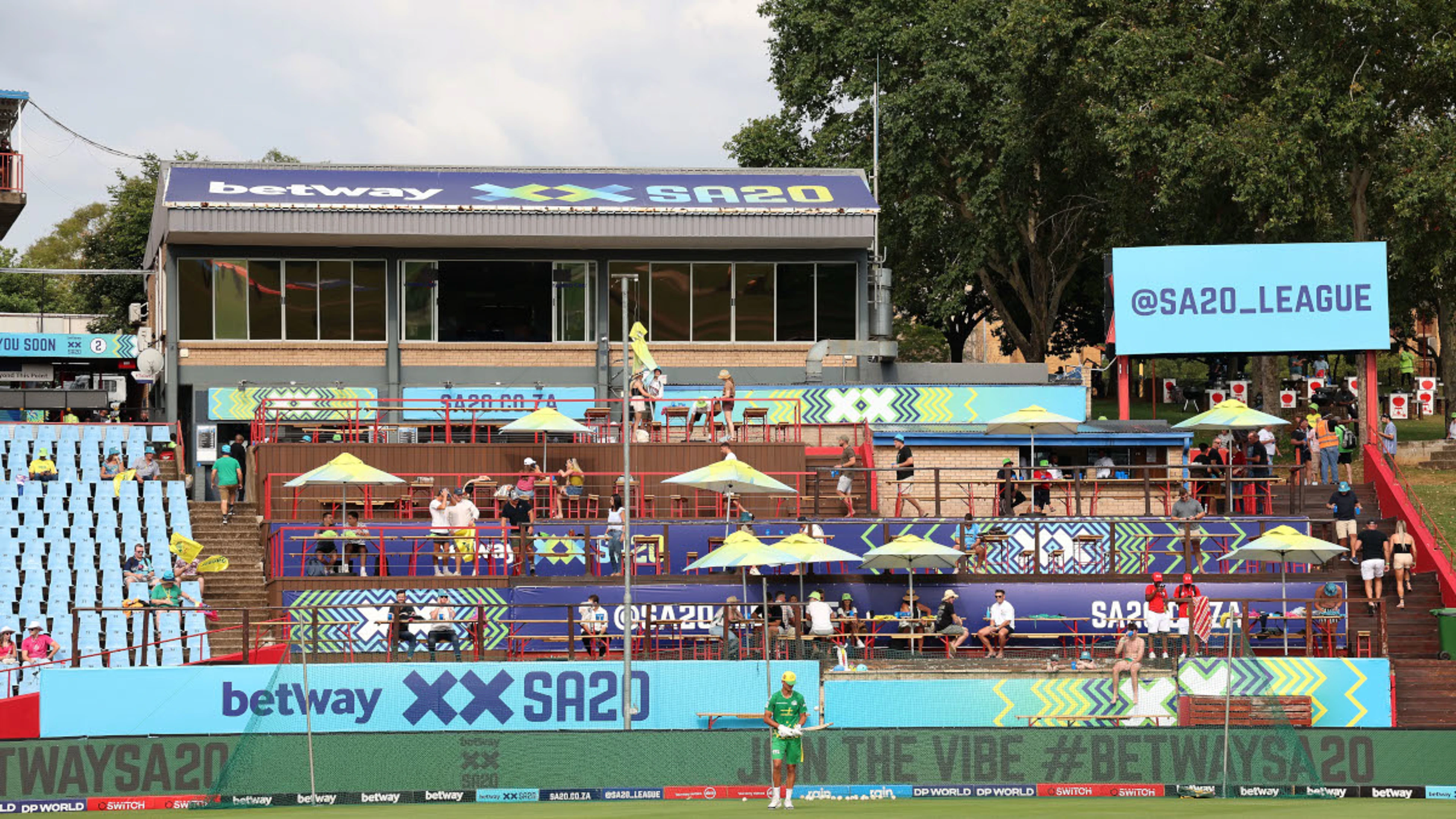 STARS SPOTTED: kykNET royalty brings the heat to Centurion