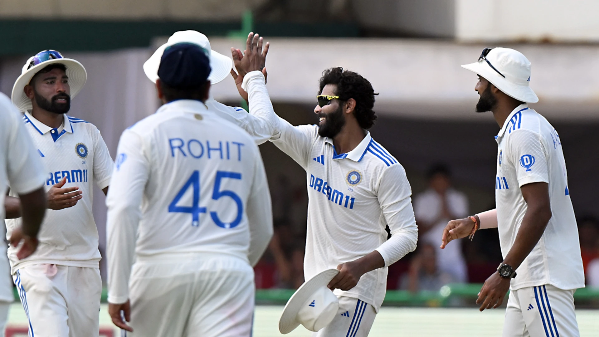 India's Jadeja takes 300th wicket to bowl out Bangladesh for 233