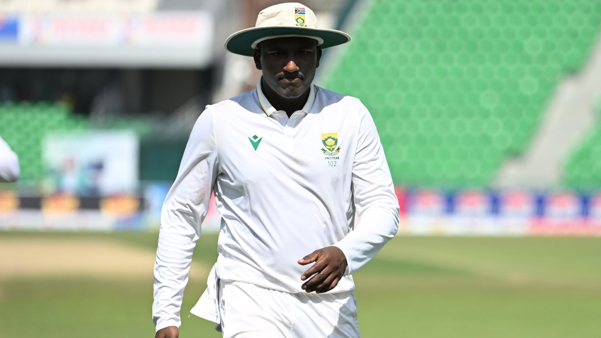 Muthusamy unleashes mayhem as Pakistan fold