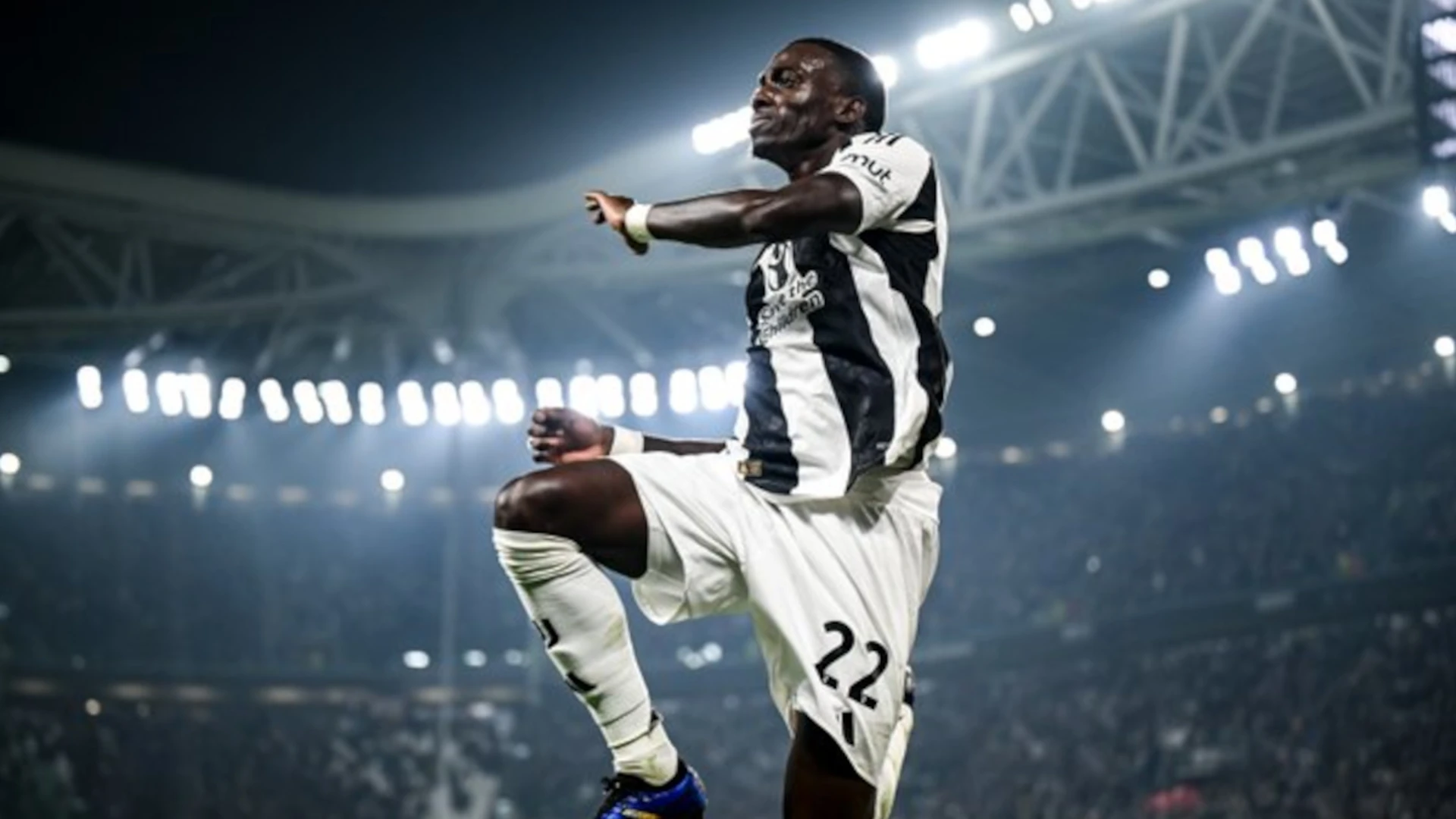 Juventus win derby to move into top three, AC Milan held in thriller