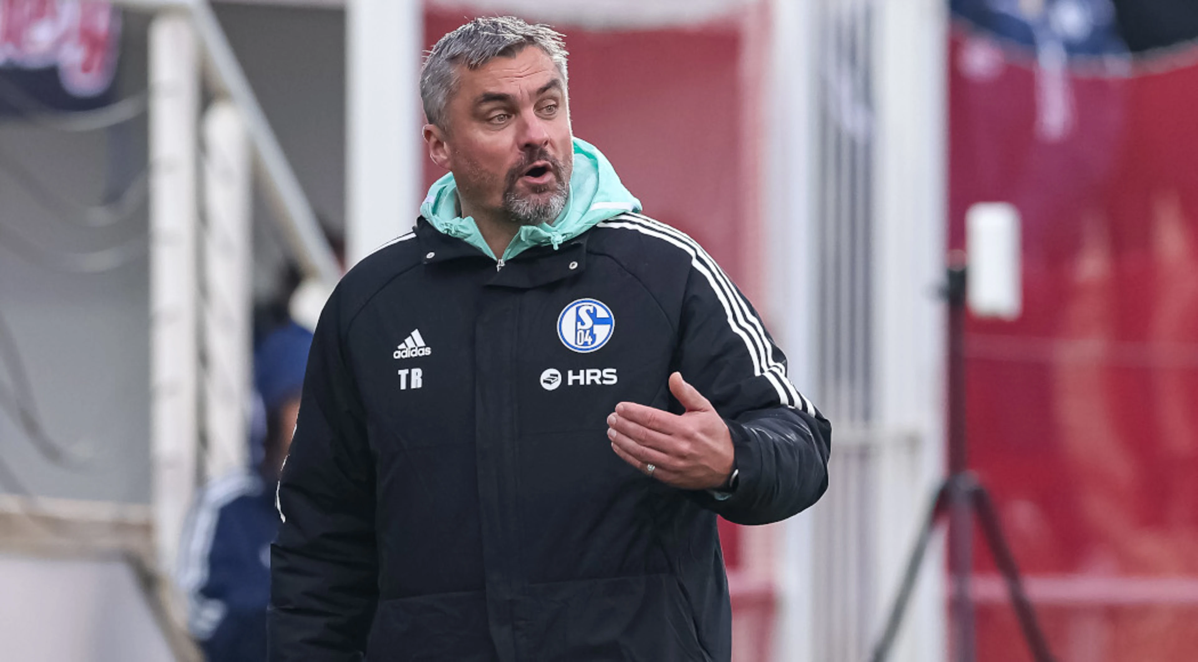 Schalke looking far from ready for Bundesliga restart