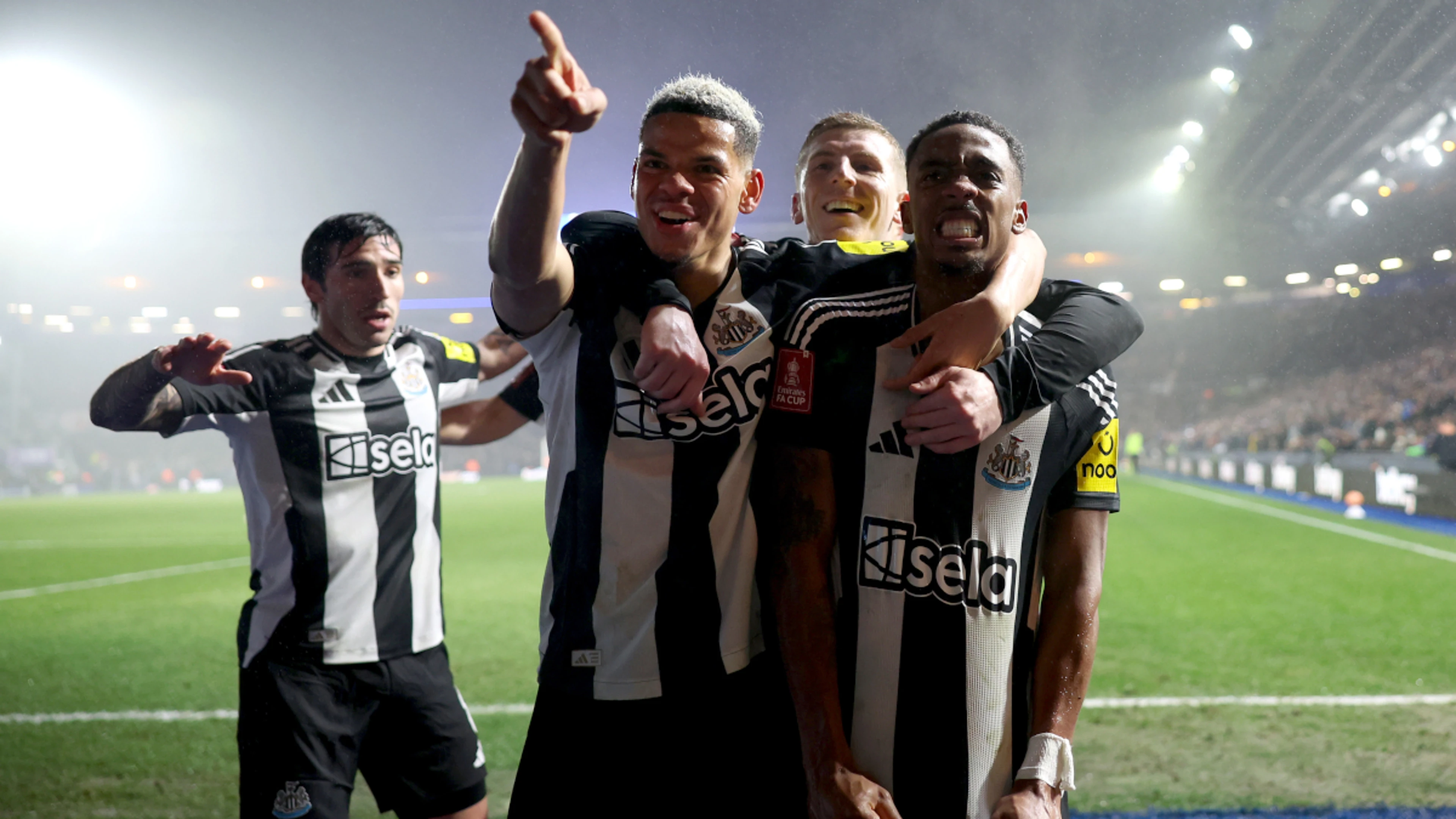 Newcastle beat Birmingham in FA Cup after early scare