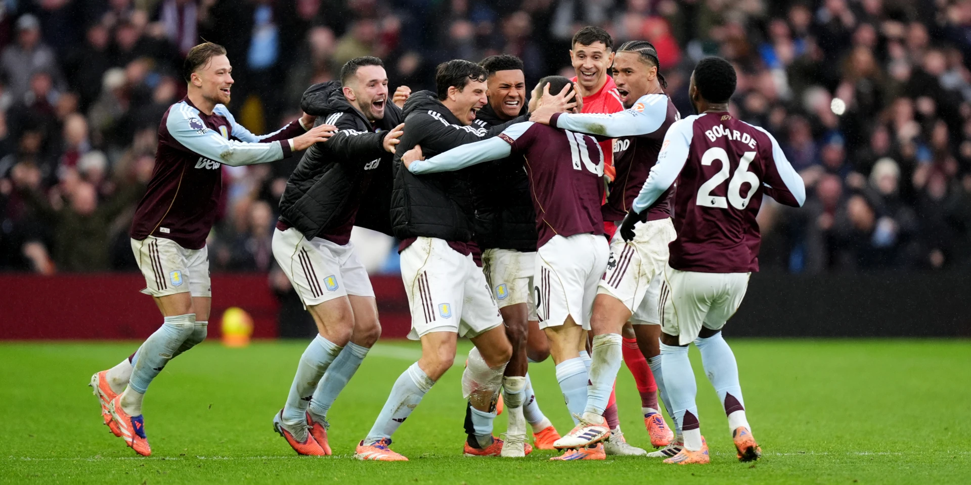 Arsenal rocked by Aston Villa, Man City cut gap to two points