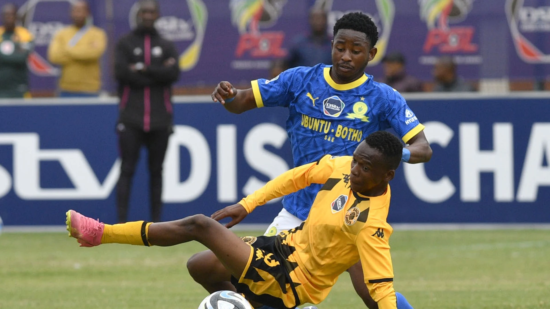 Sundowns dethrone Chiefs as they maintain unbeaten run