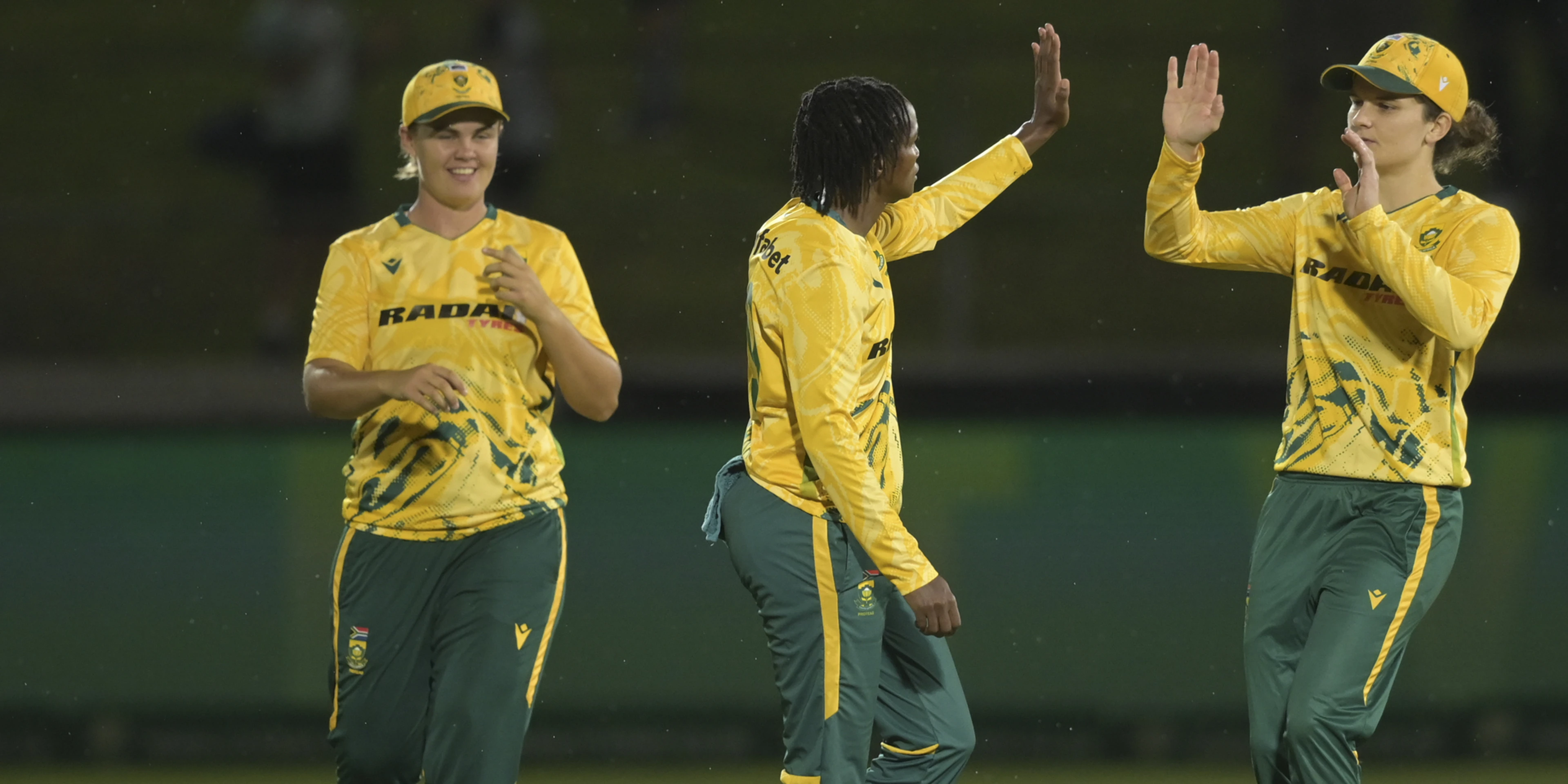 SERIES IN THE BAG: Khaka and Wolvaardt shine as SA down Pakistan