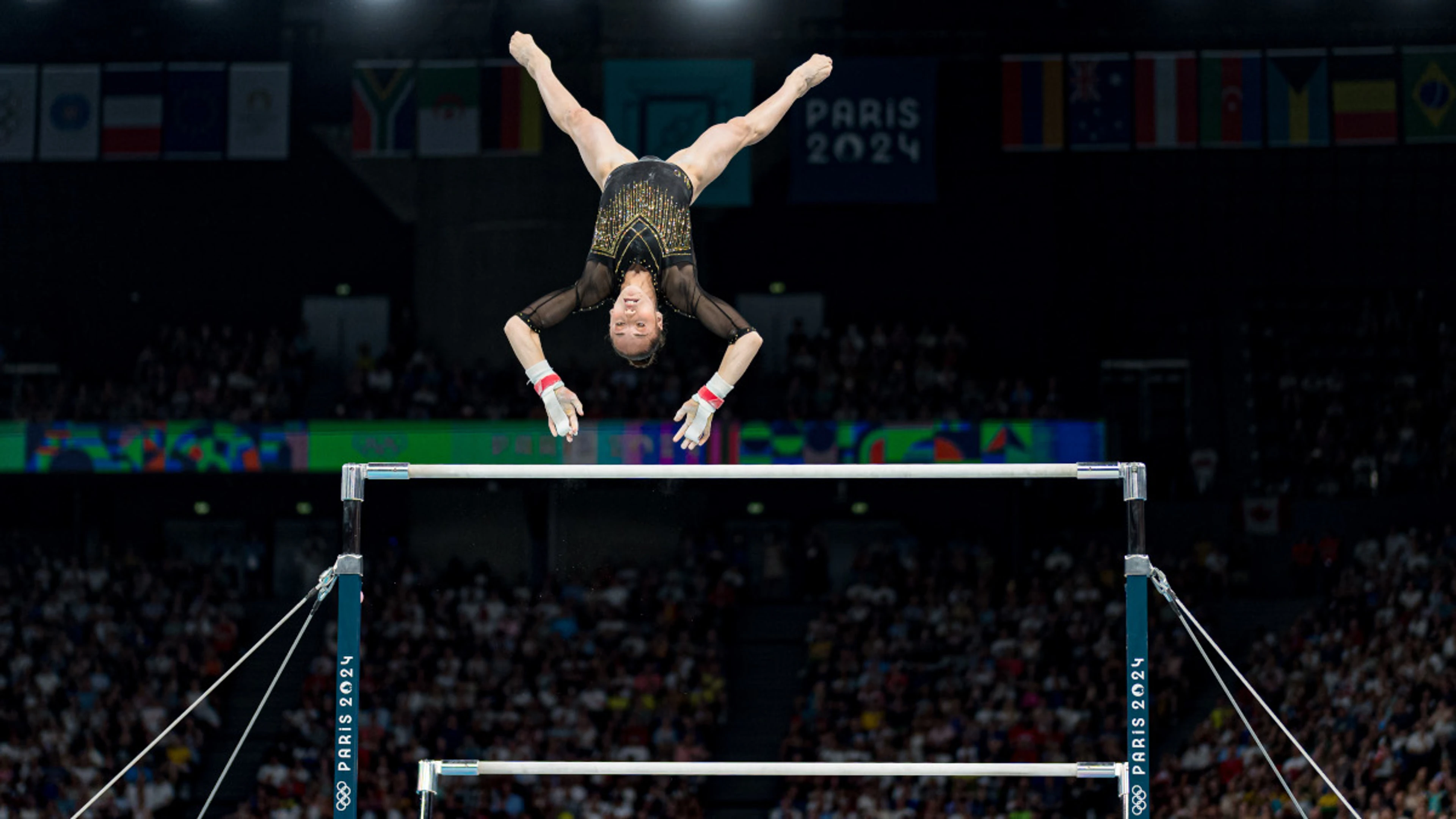 Algerian teenager Nemour looks to hold off veterans in bar final