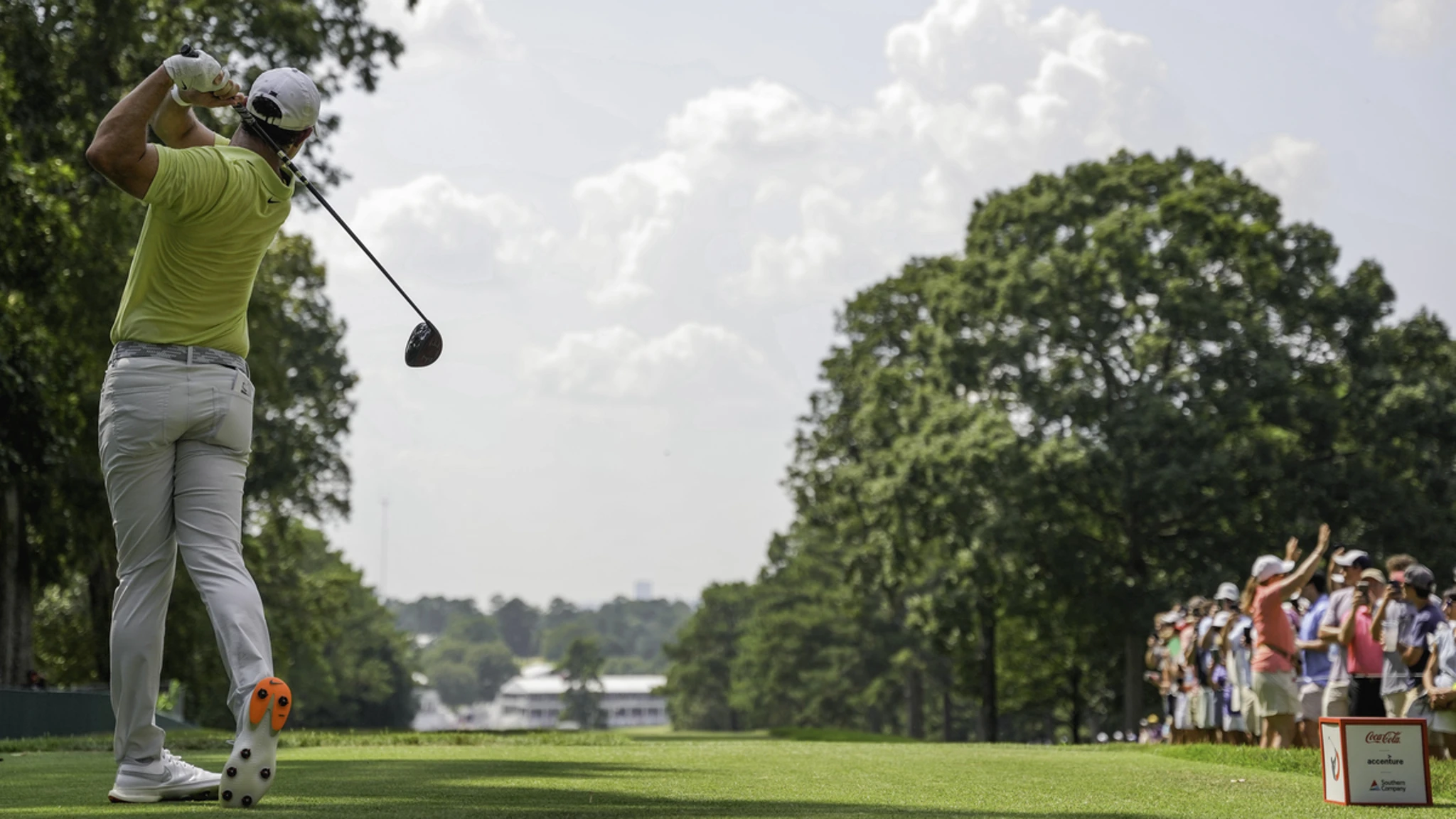 R&A and USGA unveil universal golf-ball rollback rule starting in 2028 ...