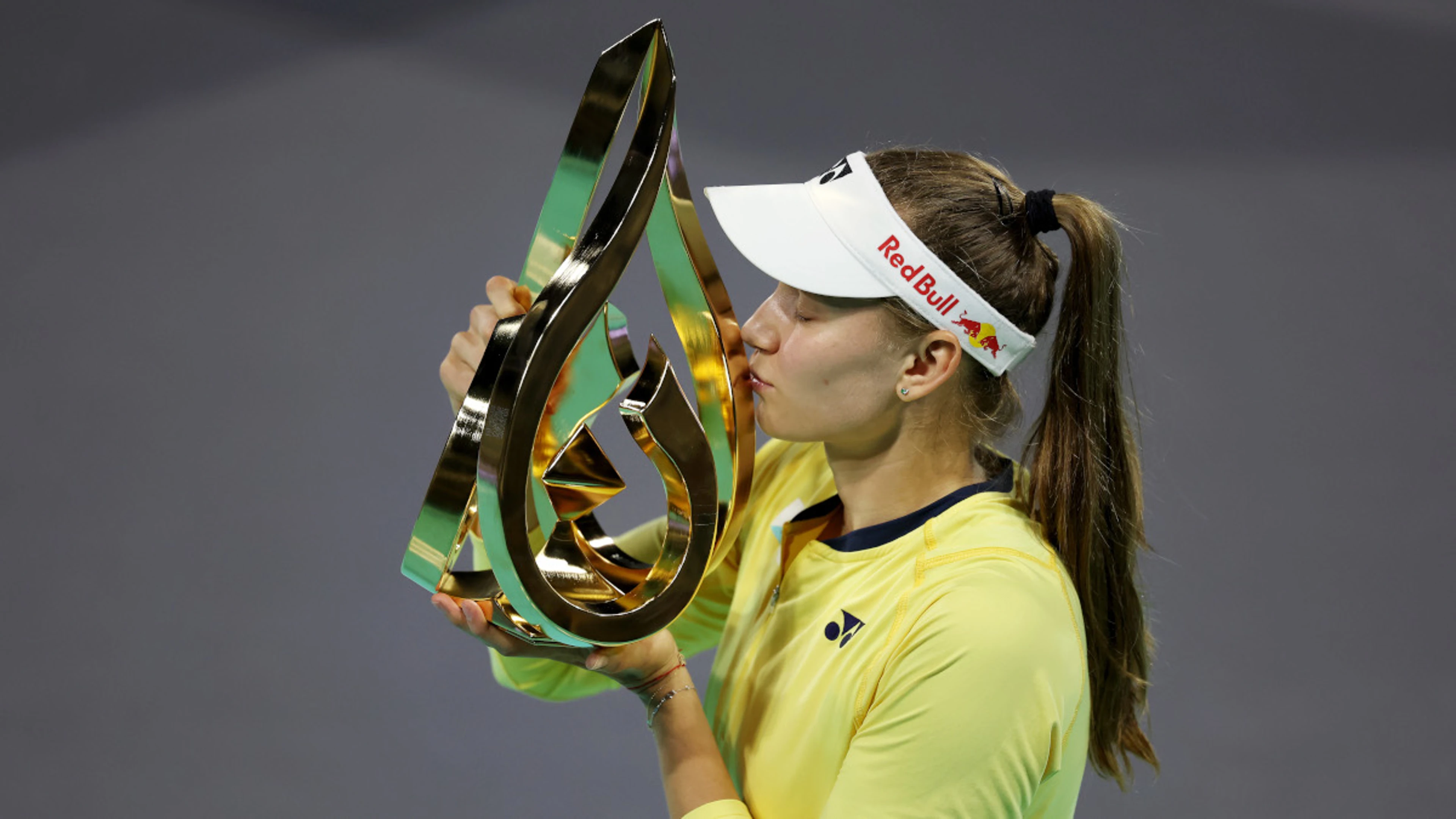 Rybakina cruises past Kasatkina to claim Abu Dhabi title