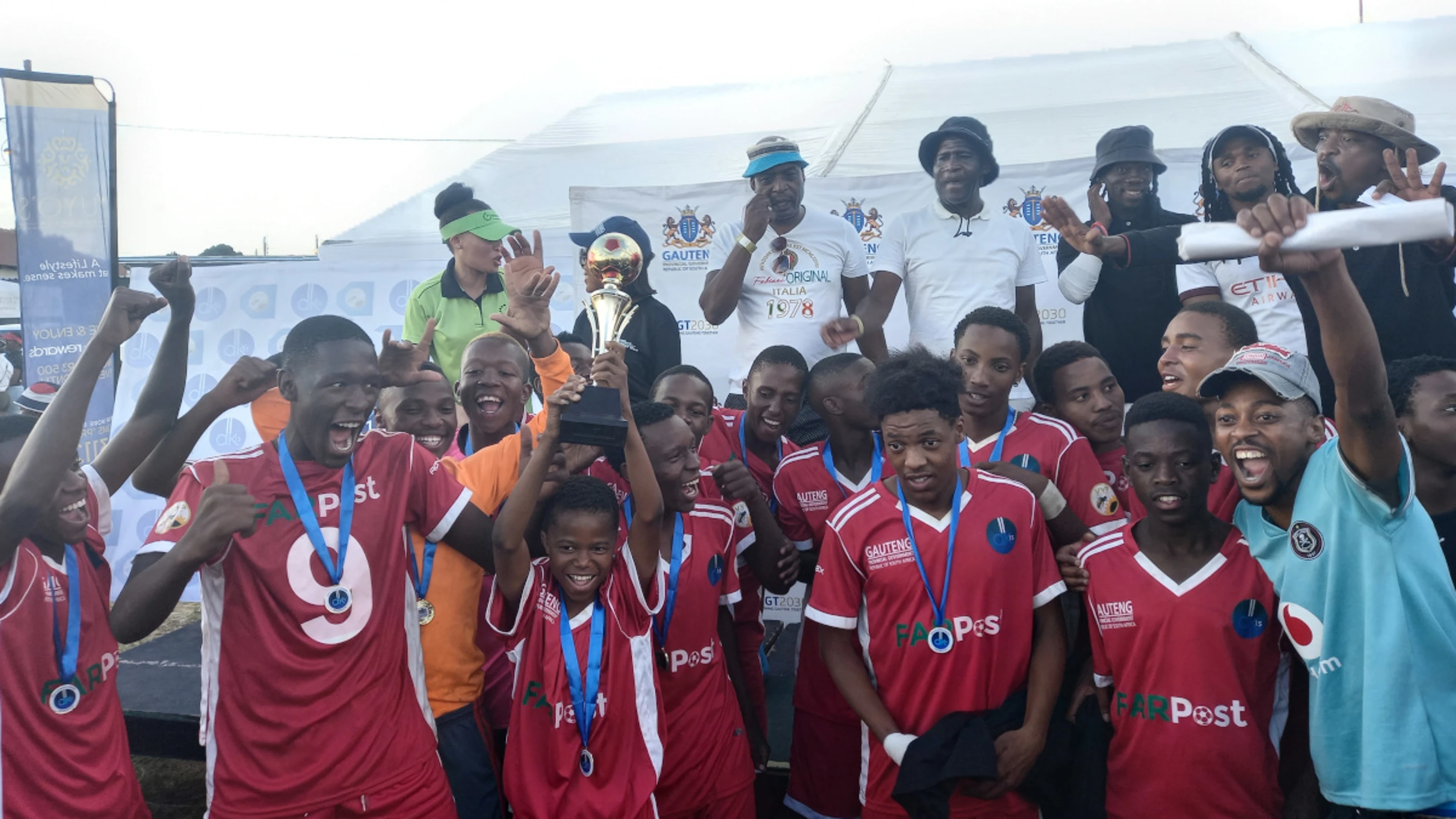 Showboating taking spotlight away from kasi talent - Yeye