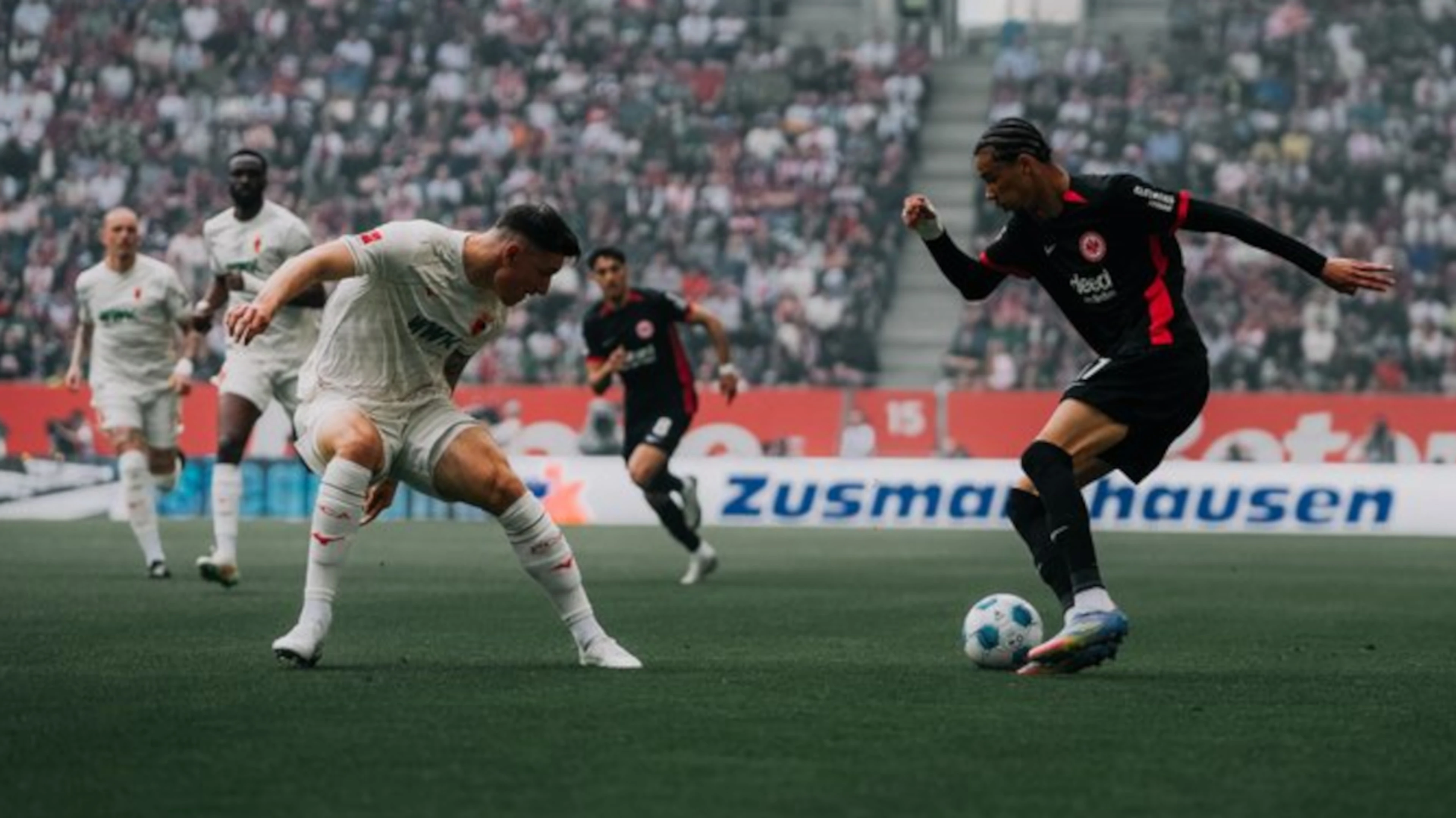 Frankfurt hold on for scoreless draw at Augsburg