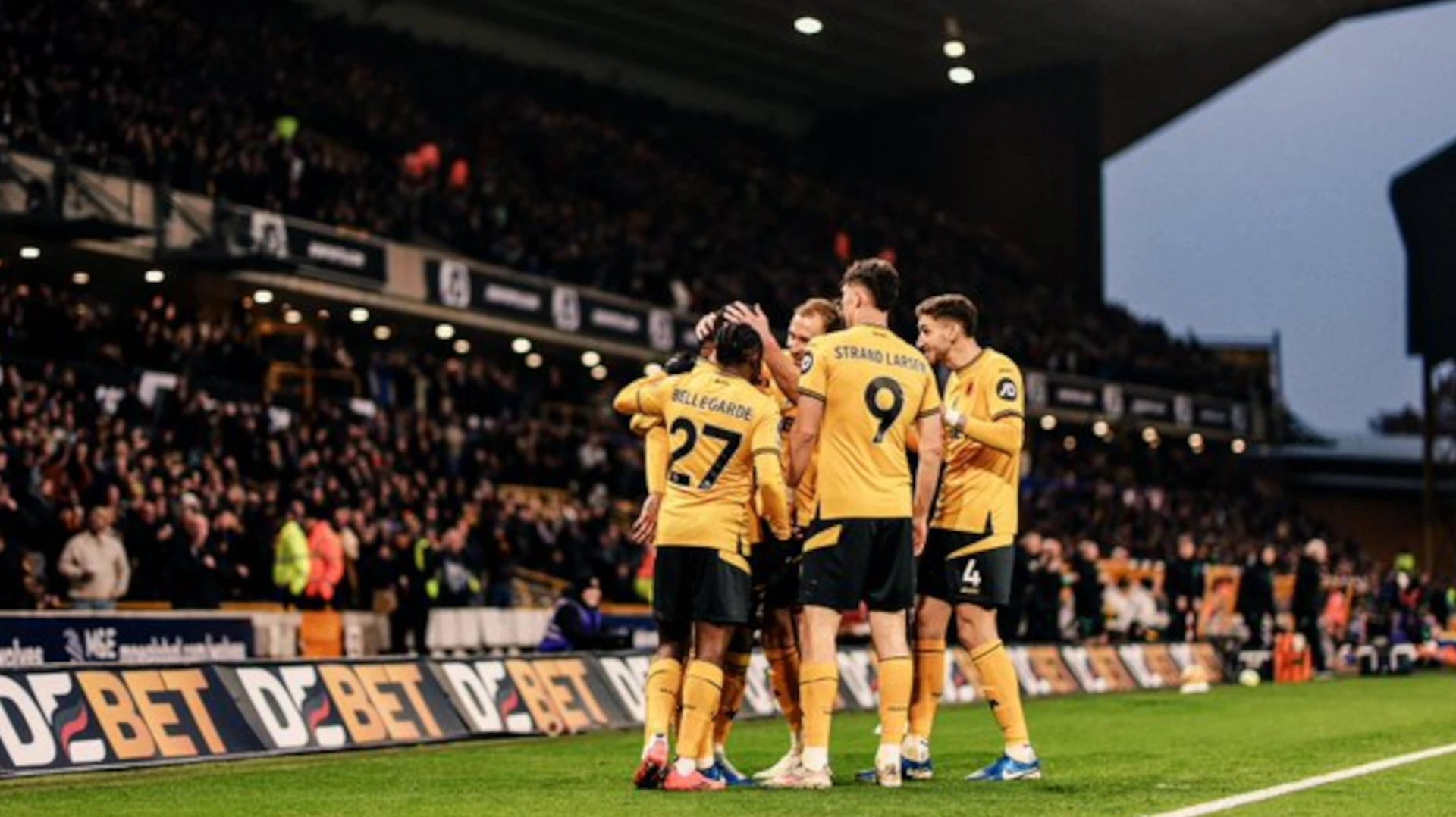 Wolves bare teeth and sink Southampton for first win