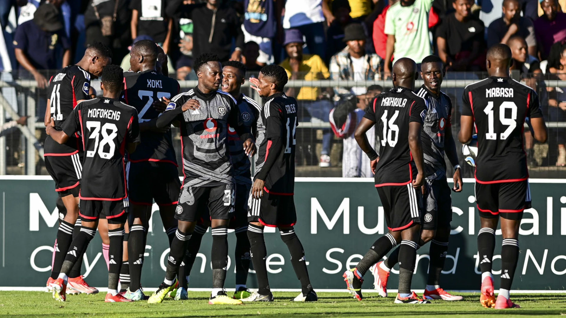 In-form Pirates blow Royal AM away 