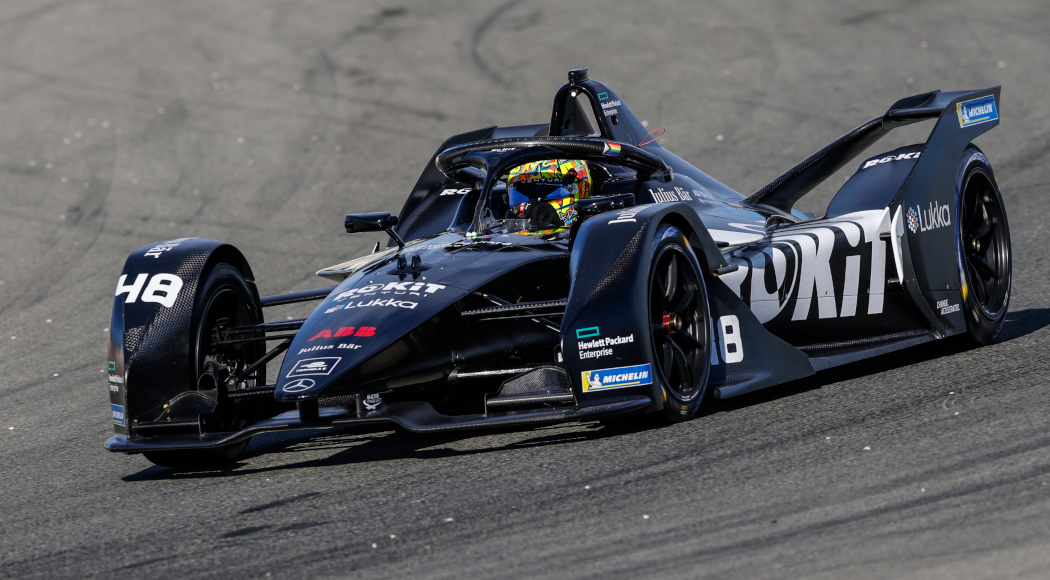 Venturi's Mortara takes FE lead with victory in Diriyah