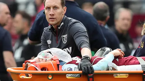 West Ham teenager Earthy in hospital after 'head knock' in Fulham loss