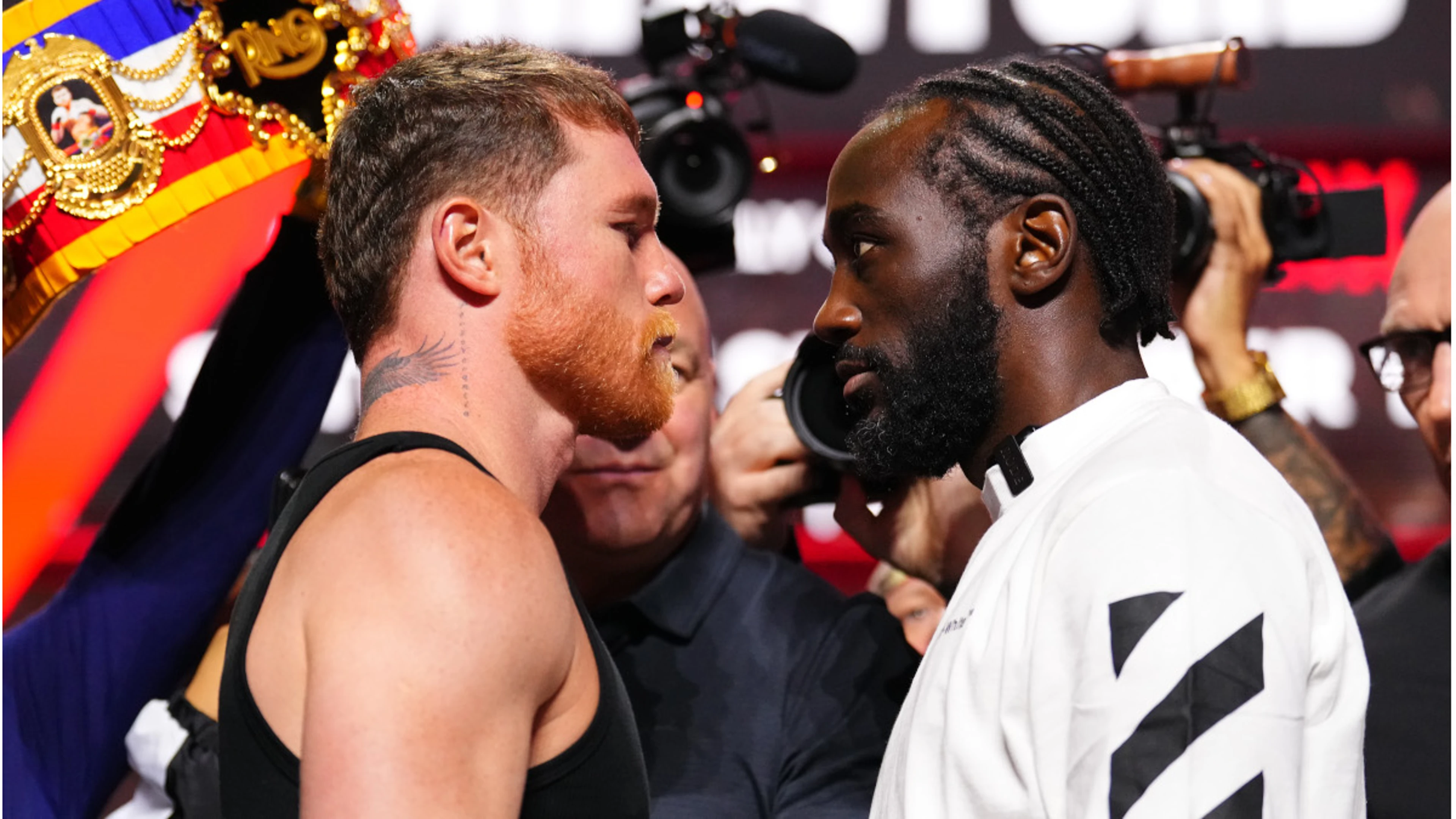 Alvarez, Crawford both scale 167.5 pounds for blockbuster bout