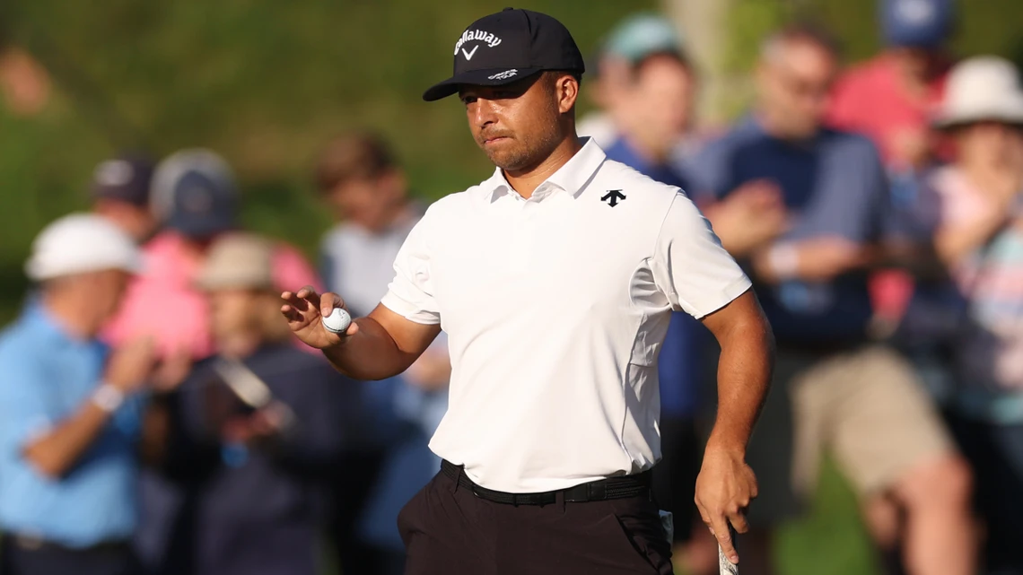 Schauffele ties record-low major round with 62 for PGA lead