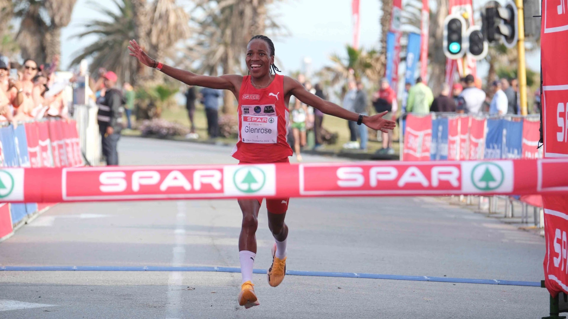 Smiling Xaba wins Spar Grand Prix 10km in Qqeberha