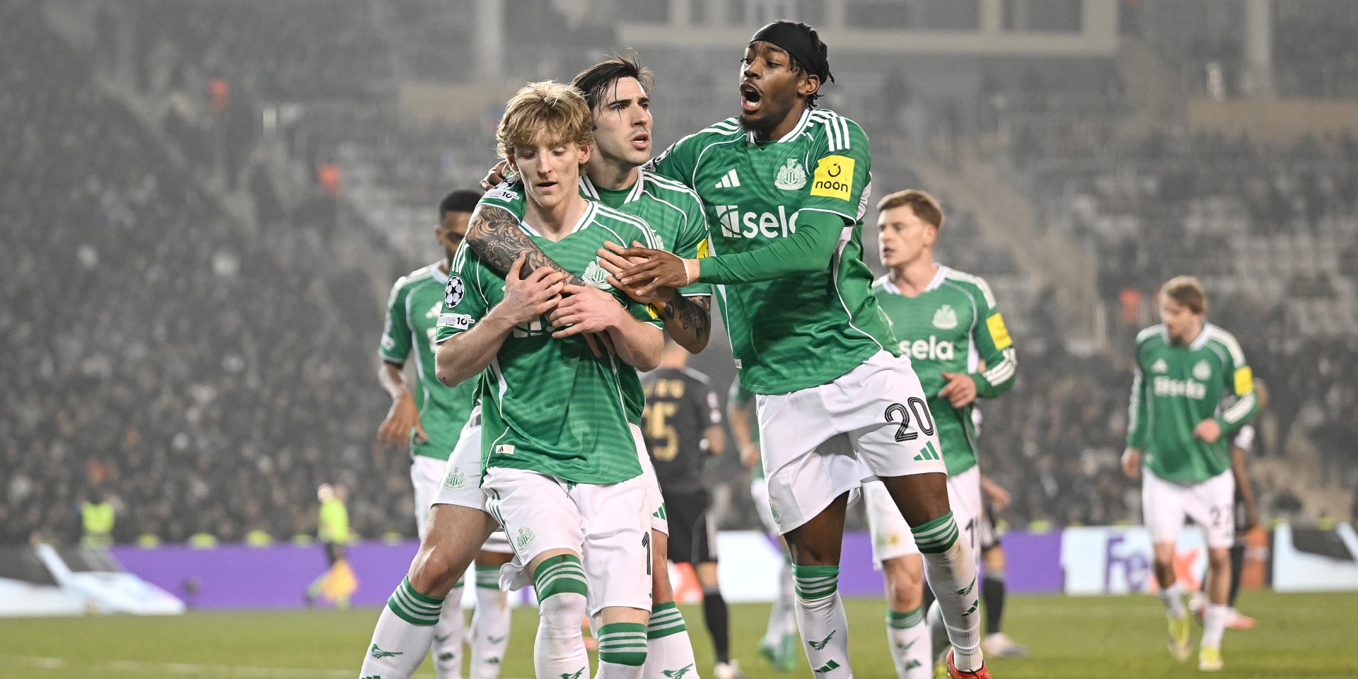 Gordon scores four as Newcastle hit Qarabag for six