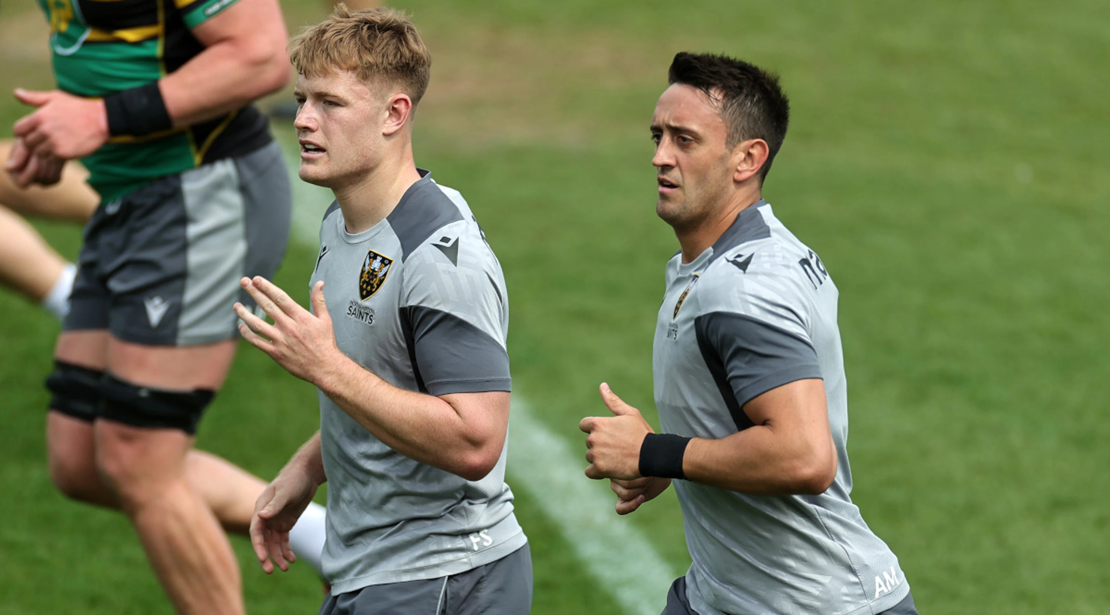 Fin Smith and Mitchell team up for the Lions