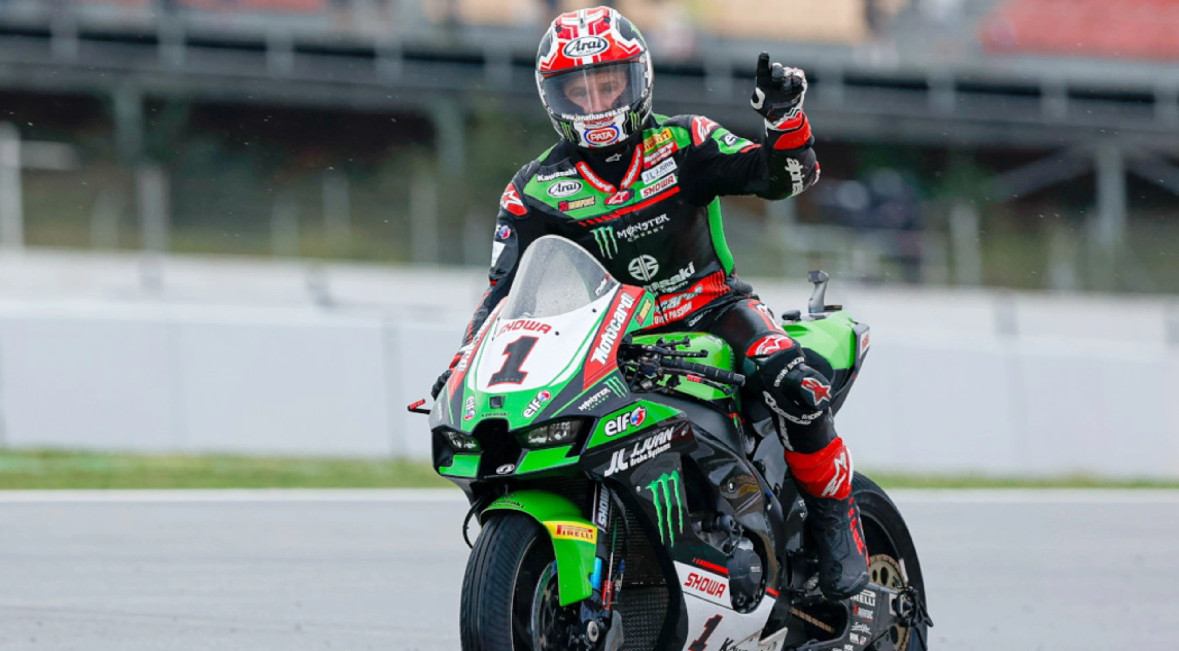 Rea bounces back with Portimao win, Razgatlioglu crashes out