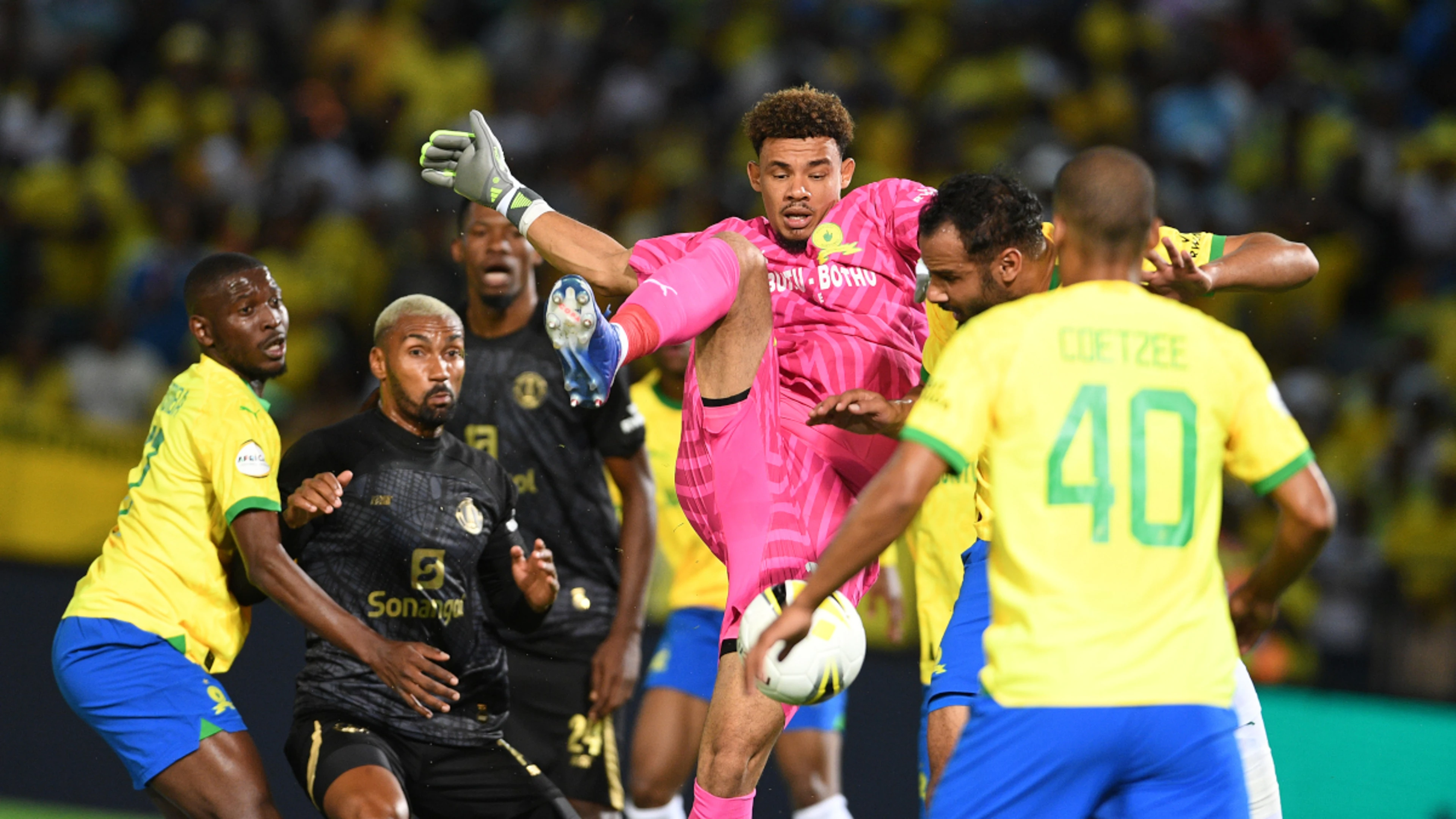 Ahly and Sundowns held at home, but reach semifinals