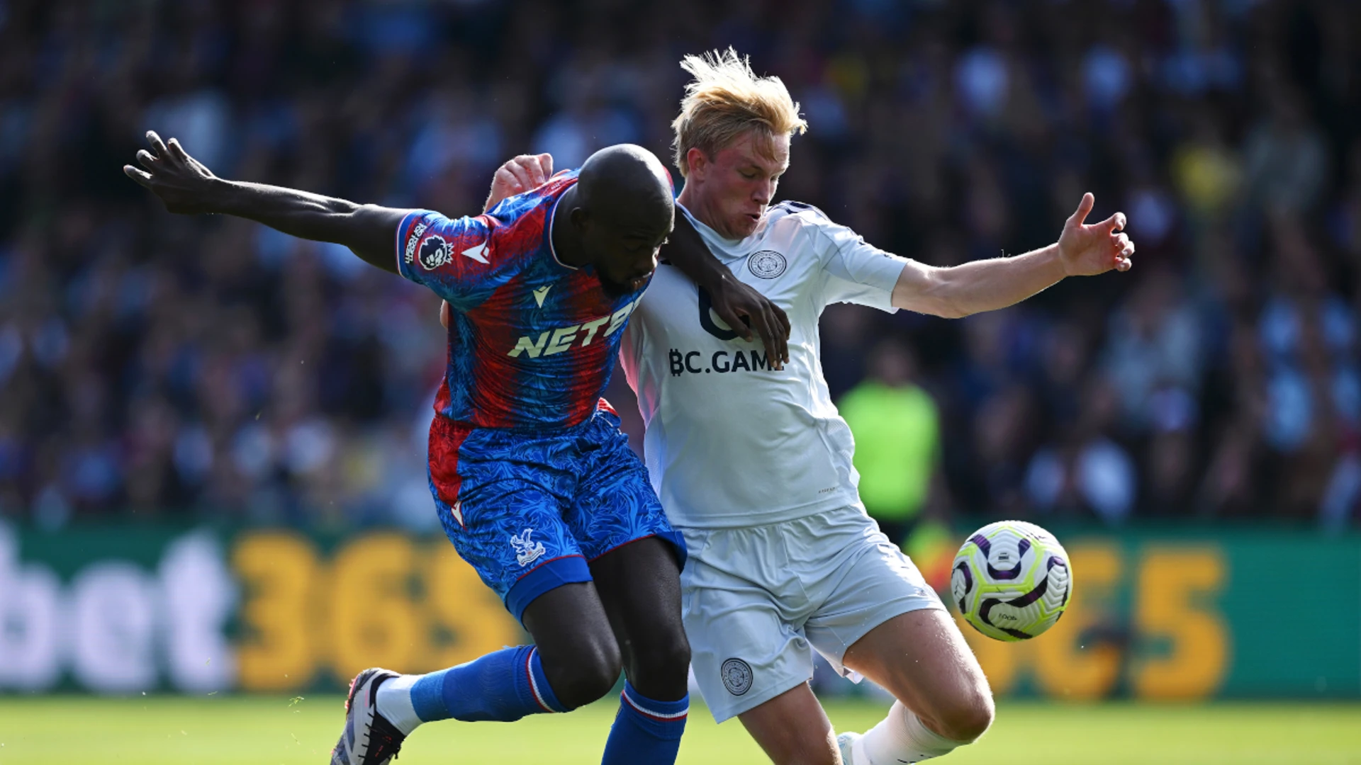 Late Mateta penalty hands Palace a home draw with Leicester