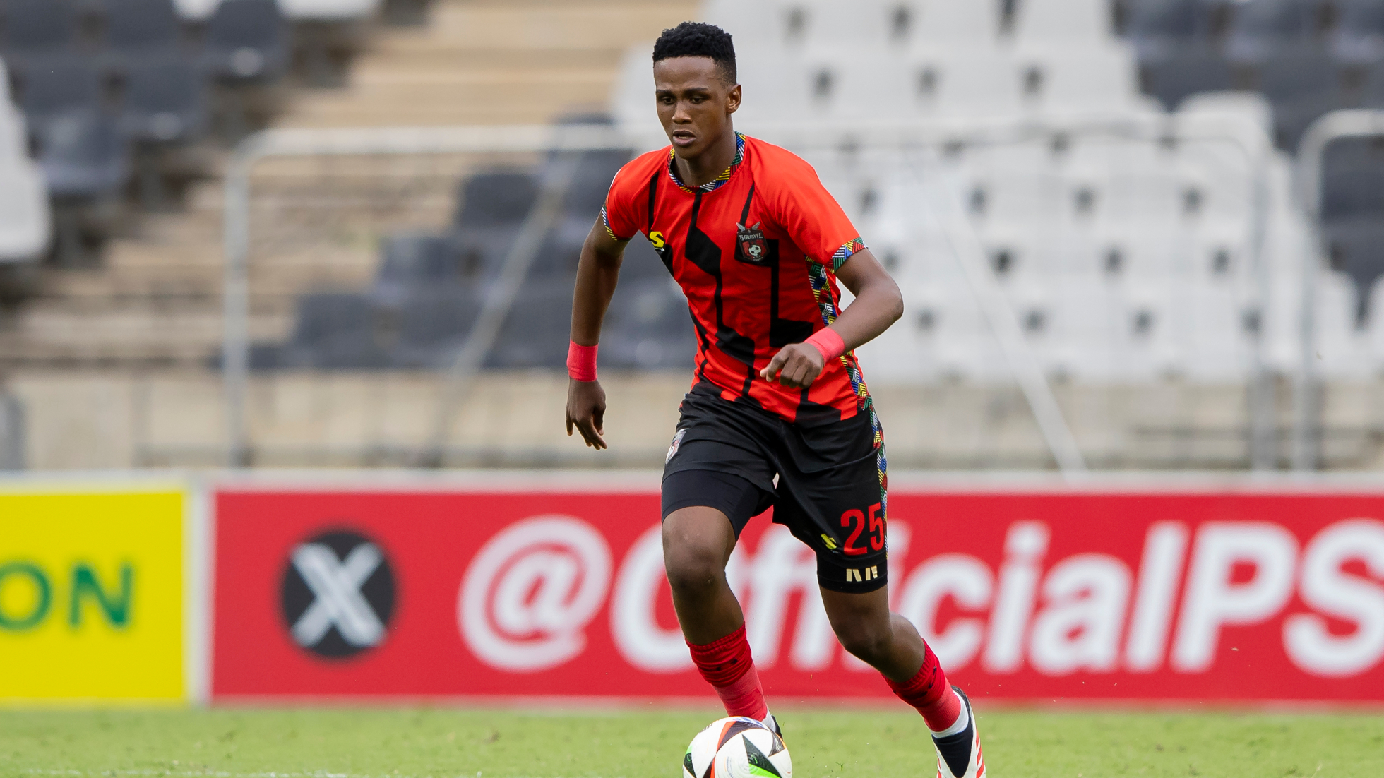 Sundowns sign Colombian forward, Galaxy say goodbye to Ndamane