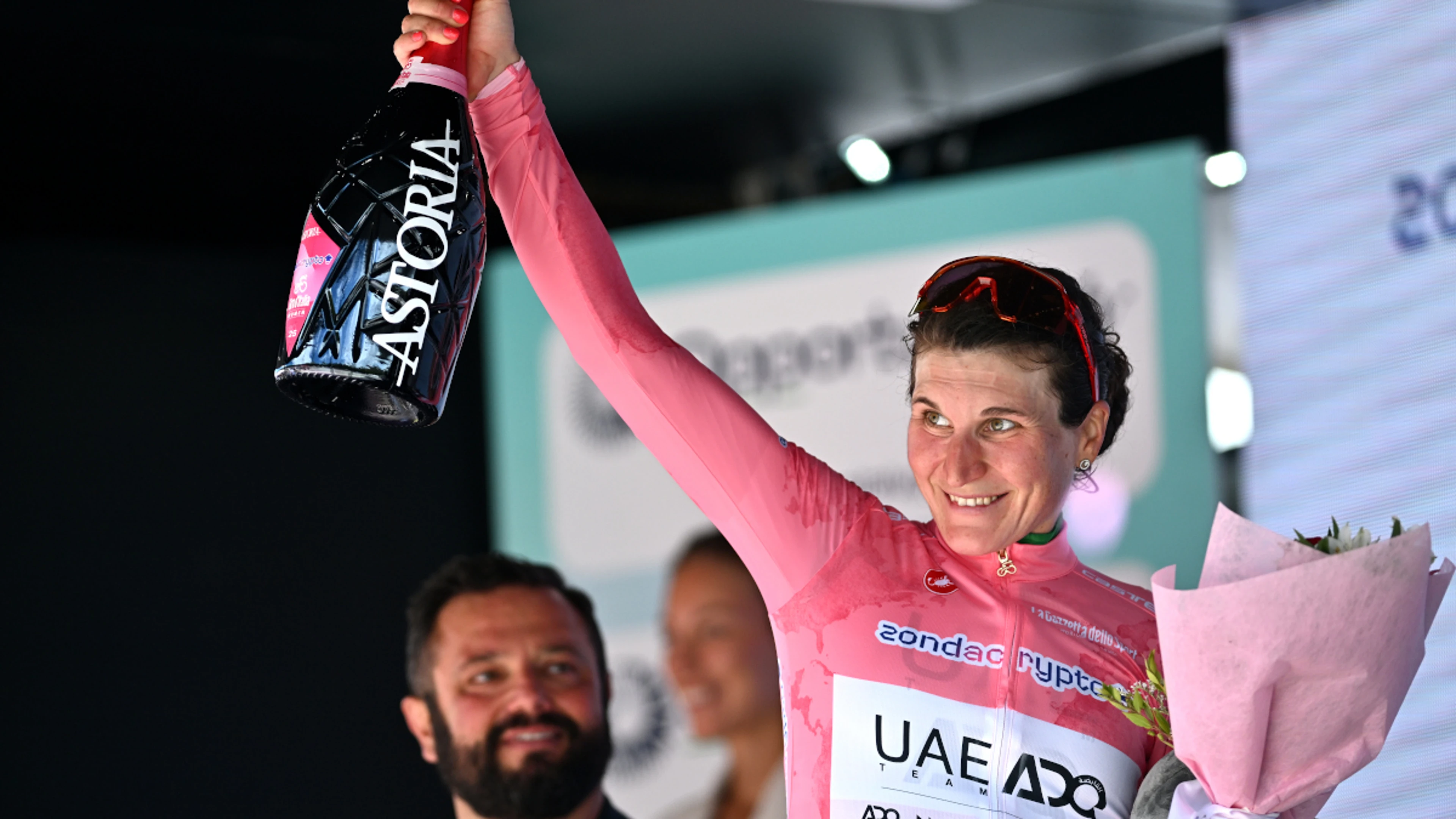 Gigante claims women's Giro stage 7, Longo Borghini in pink
