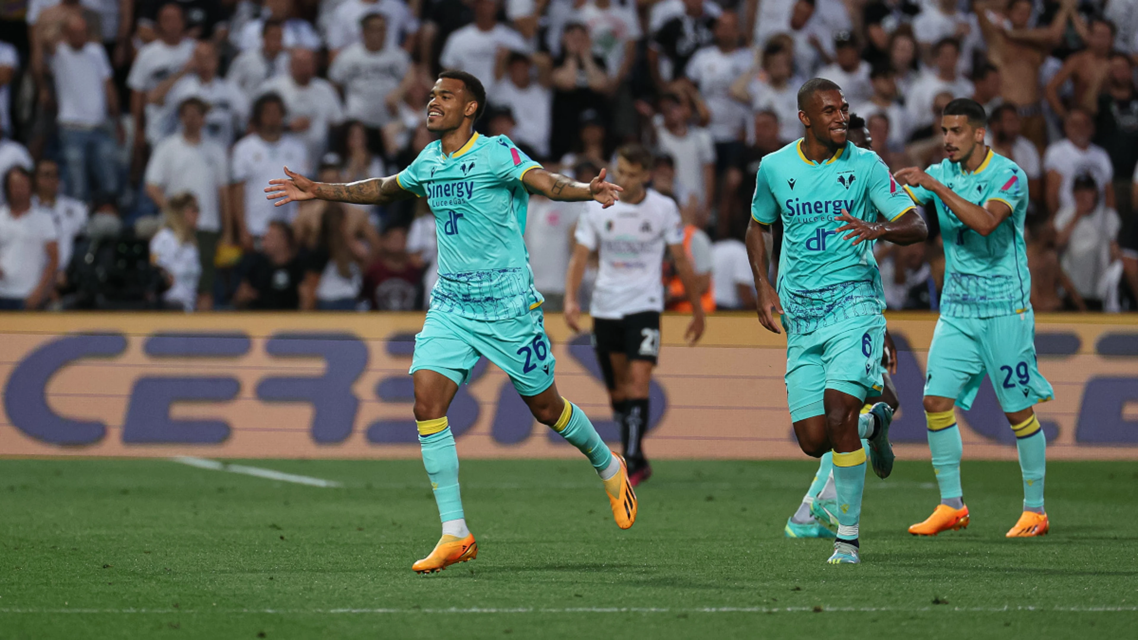 Ngonge double keeps 10-man Verona in Serie A