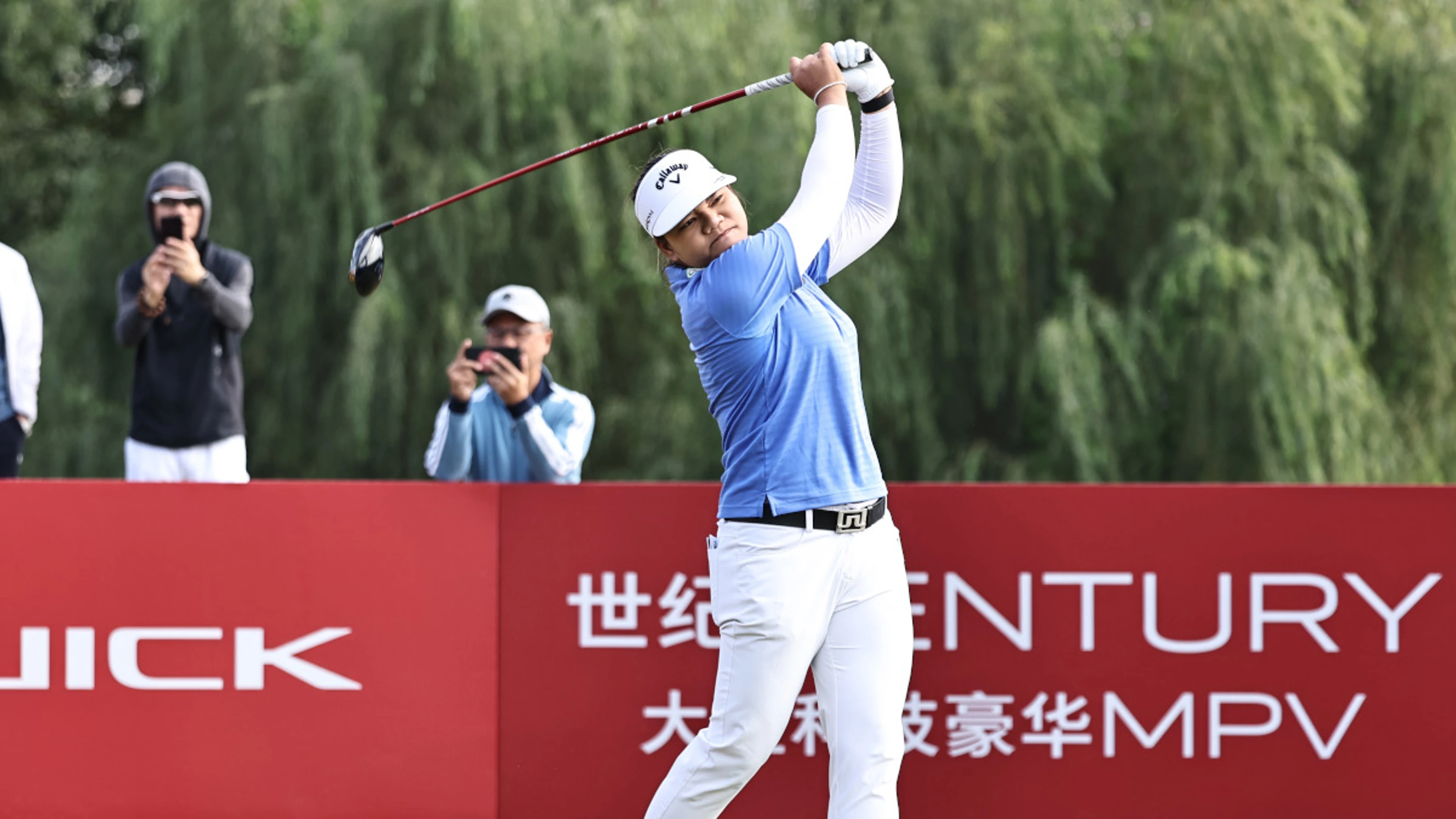 Duo shares LPGA Shanghai lead on wet return to China