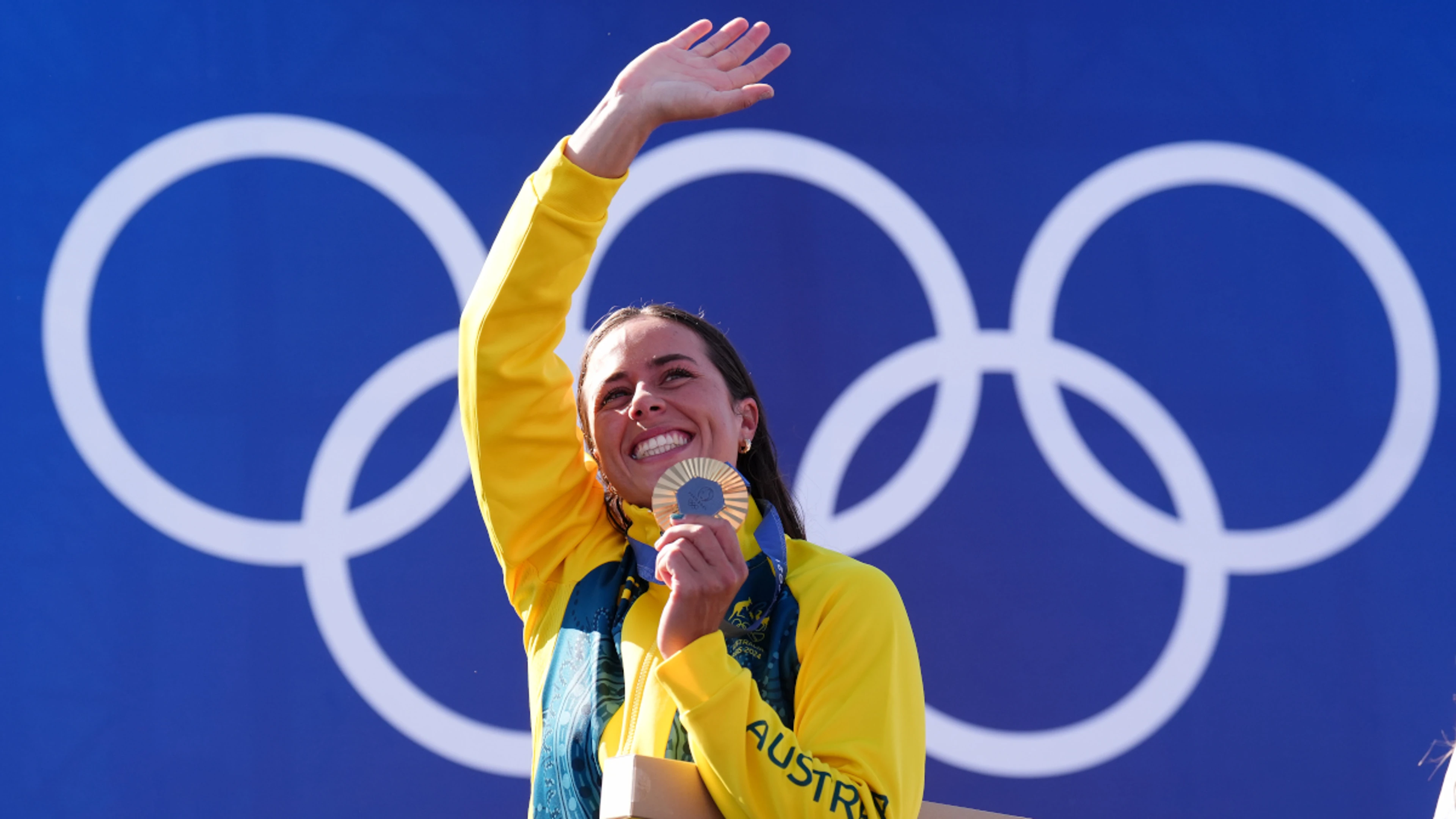 Australian Fox, NZ's Butcher win first kayak cross golds