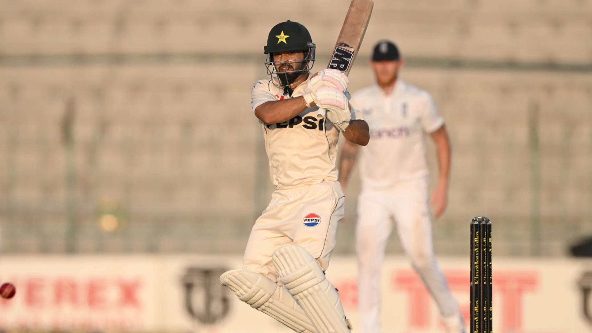 DAY 1: Pakistan debutant Ghulam hits century to defy England in second test