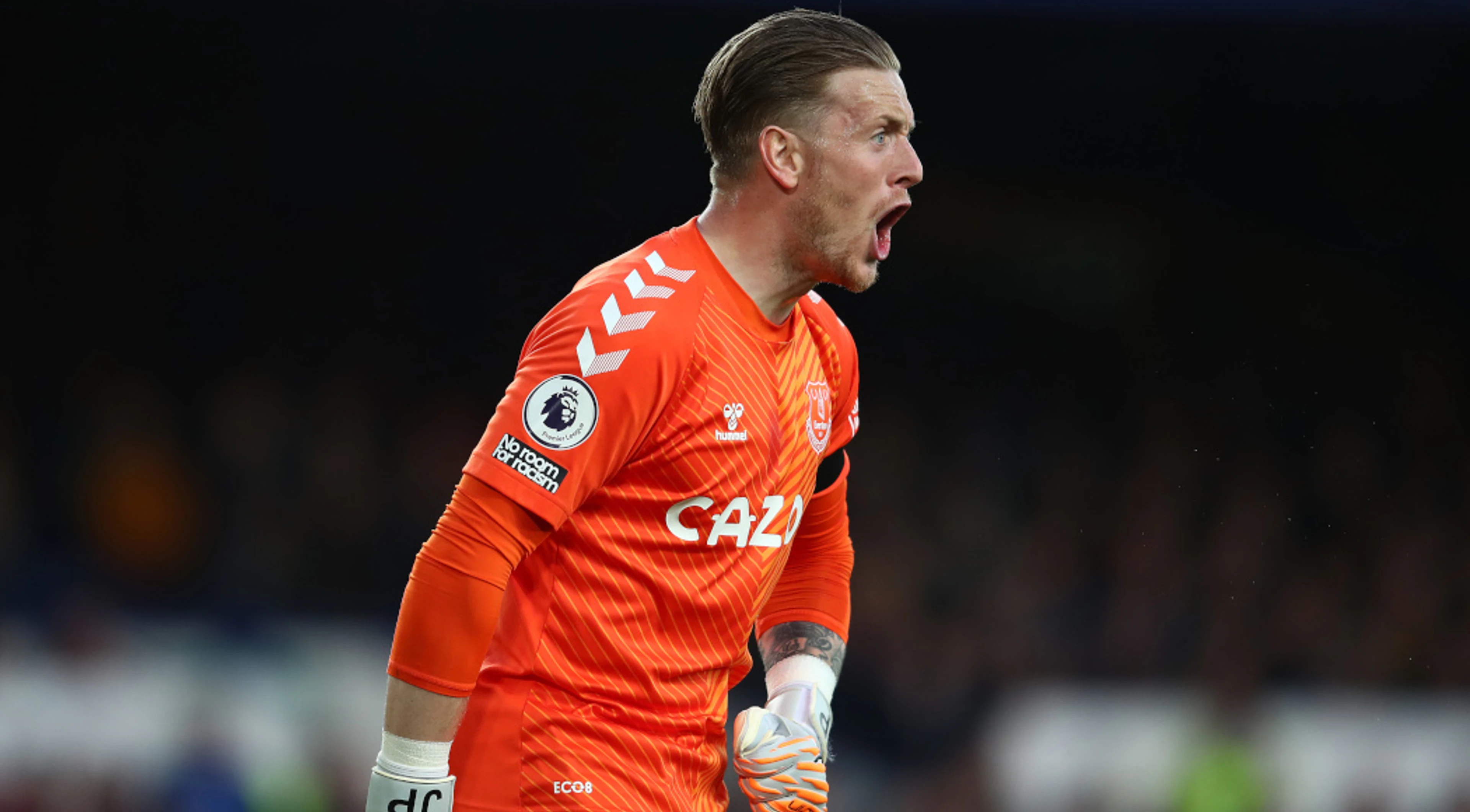 Everton's Pickford praised for world-class saves in win over Chelsea