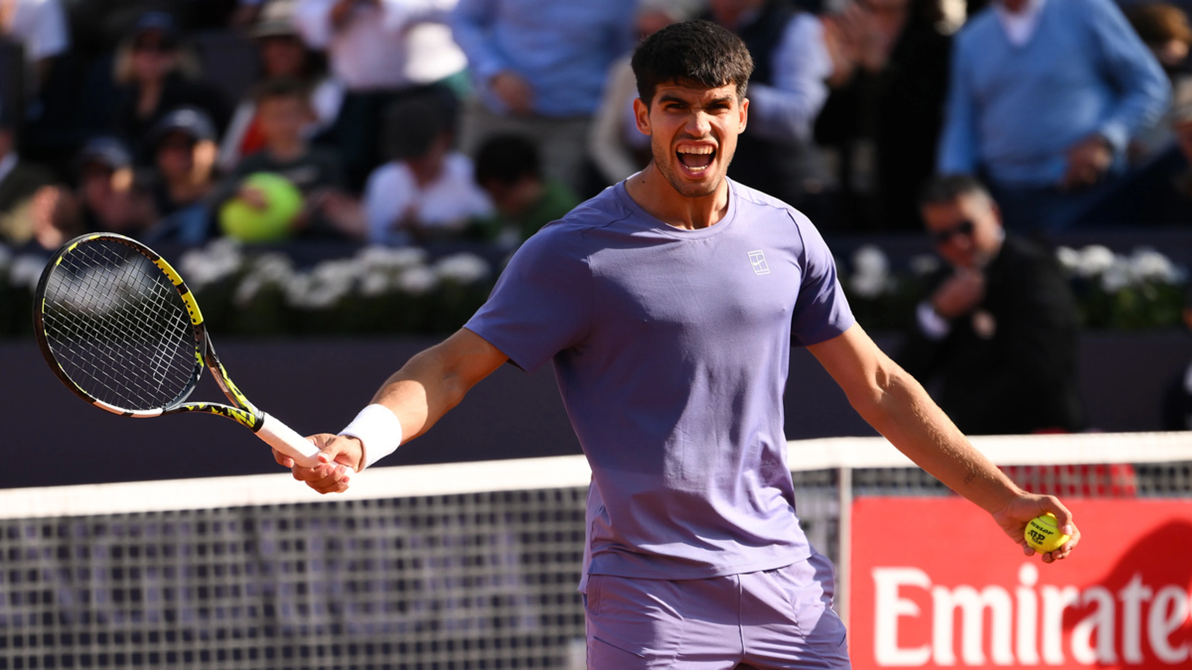 Alcaraz into Barcelona semis as defending champion Ruud exits