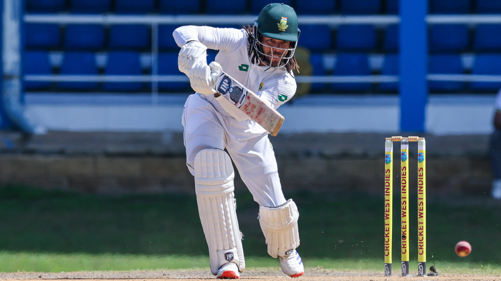 DAY 1: De Zorzi, Stubbs centuries put Proteas on top of Bangladesh