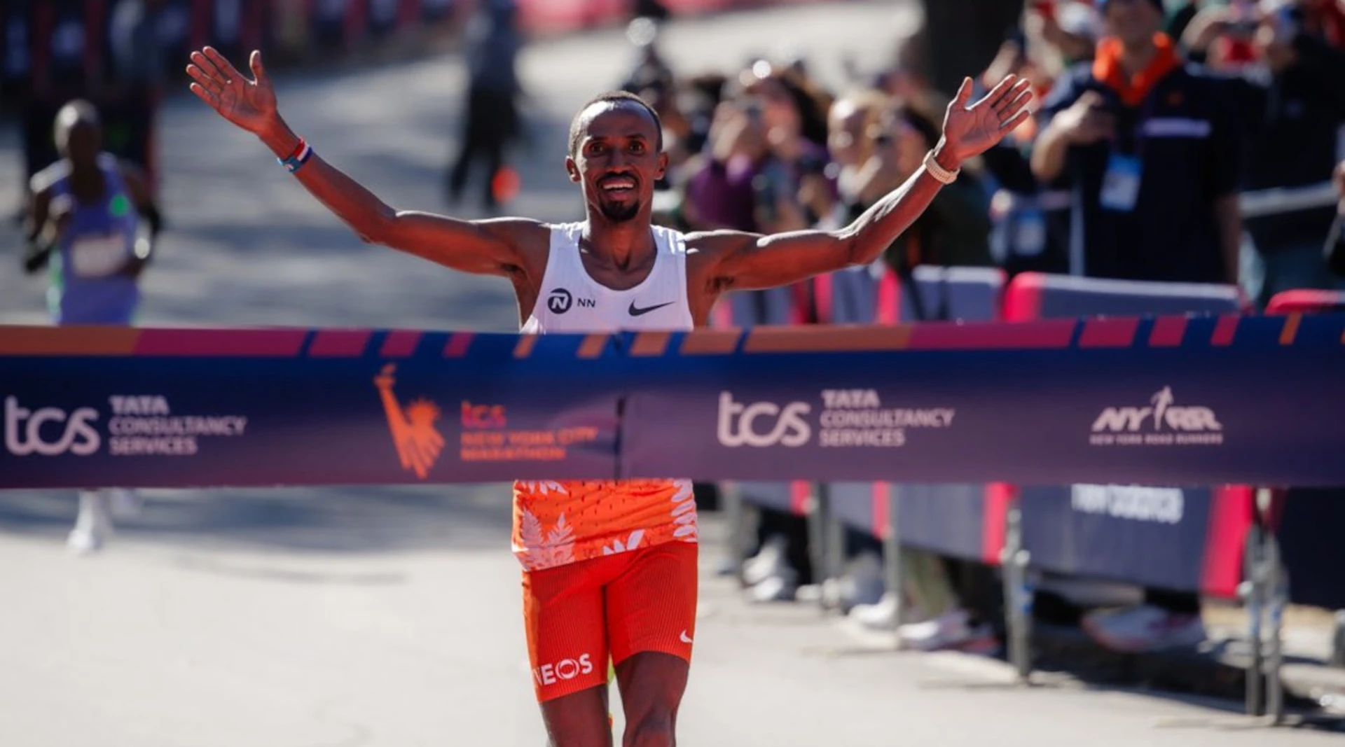 Nageeye wins men's New York City Marathon, Kenyans sweep women's podium