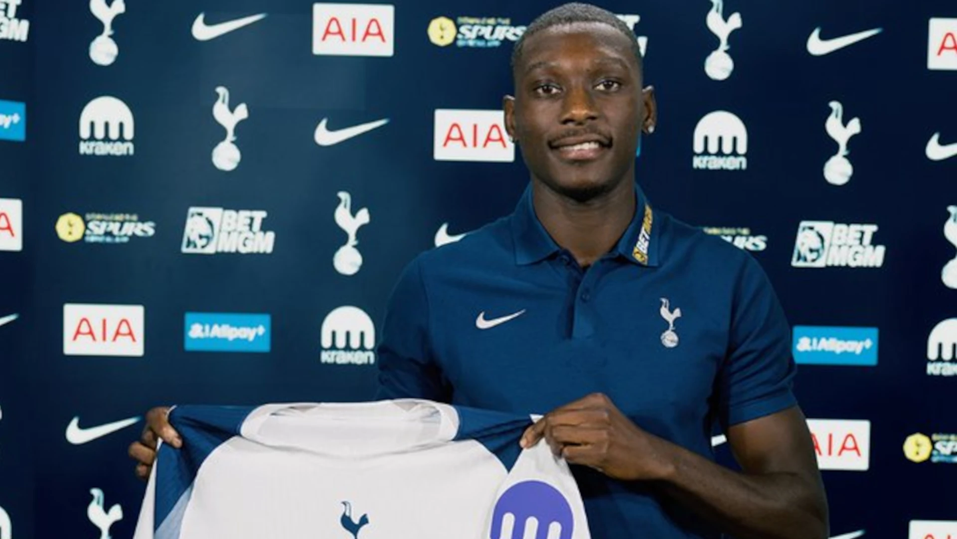 France striker Kolo Muani completes Spurs loan move