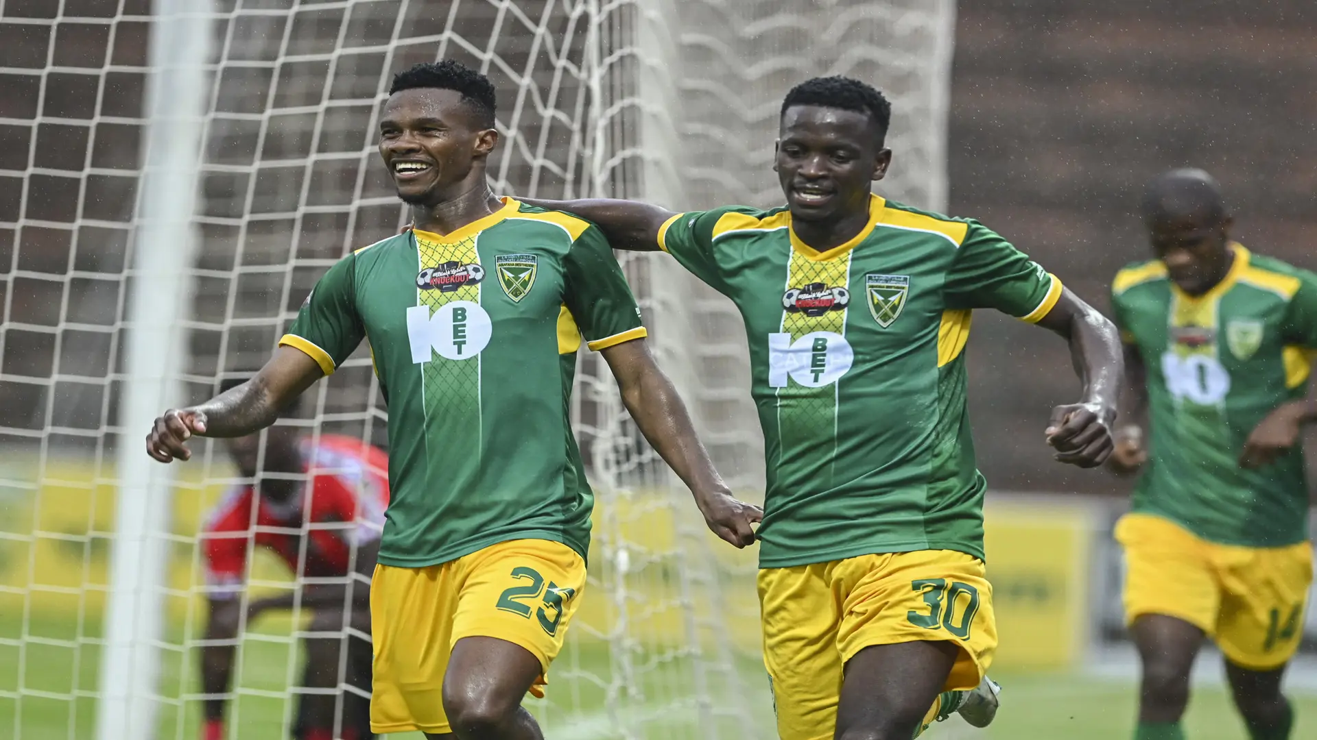 GRINDING HARD: Arrows edge Galaxy in Carling KO quarters