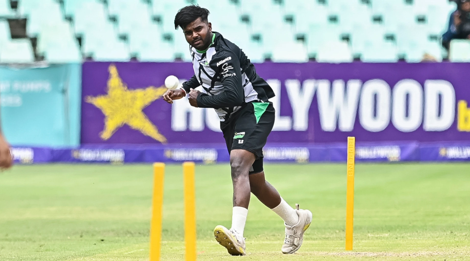 Tuskers win toss and bowl against Dolphins in Durban